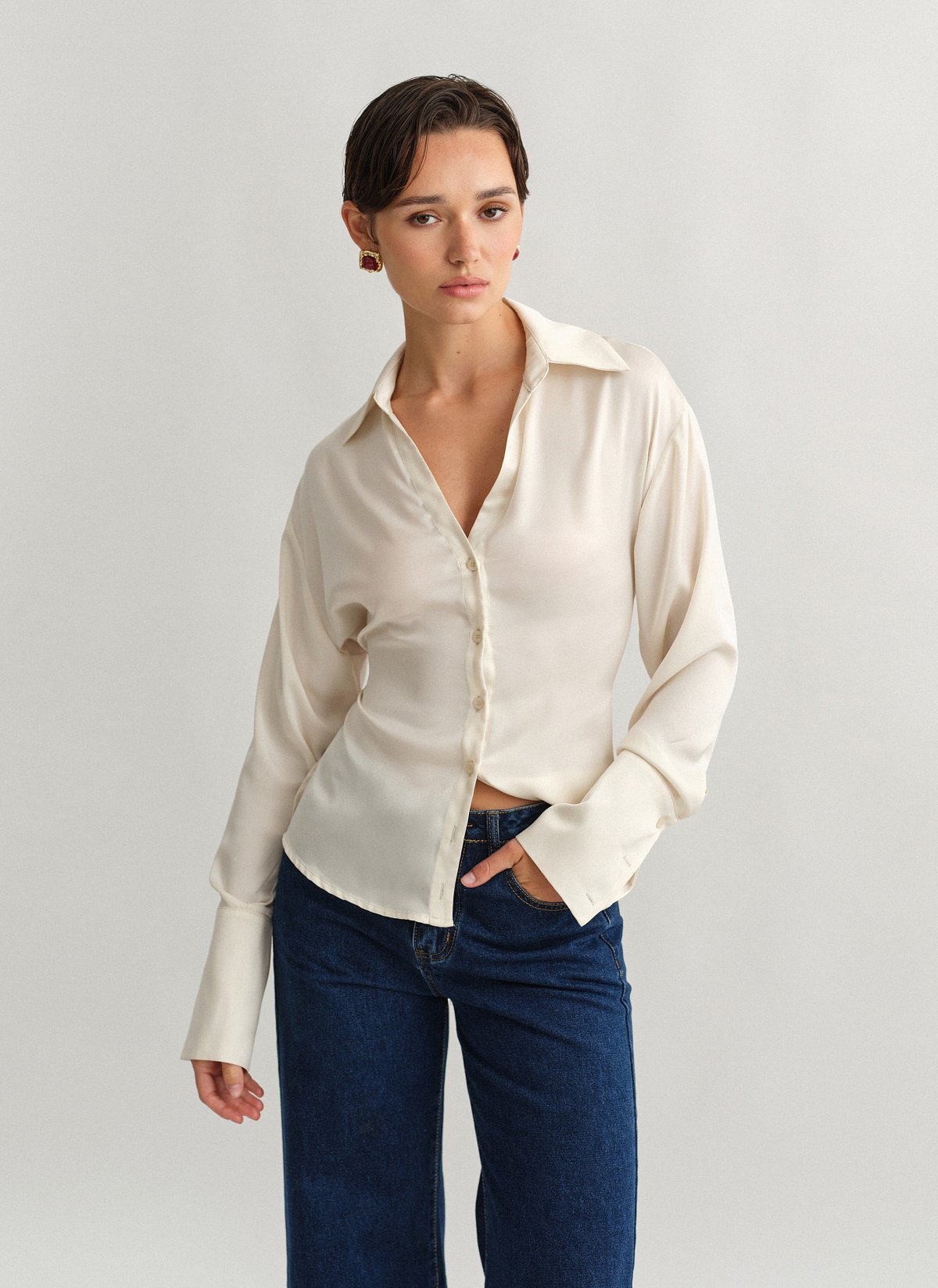 Γυναικείο σατέν πουκάμισο με χιαστί πλάτη