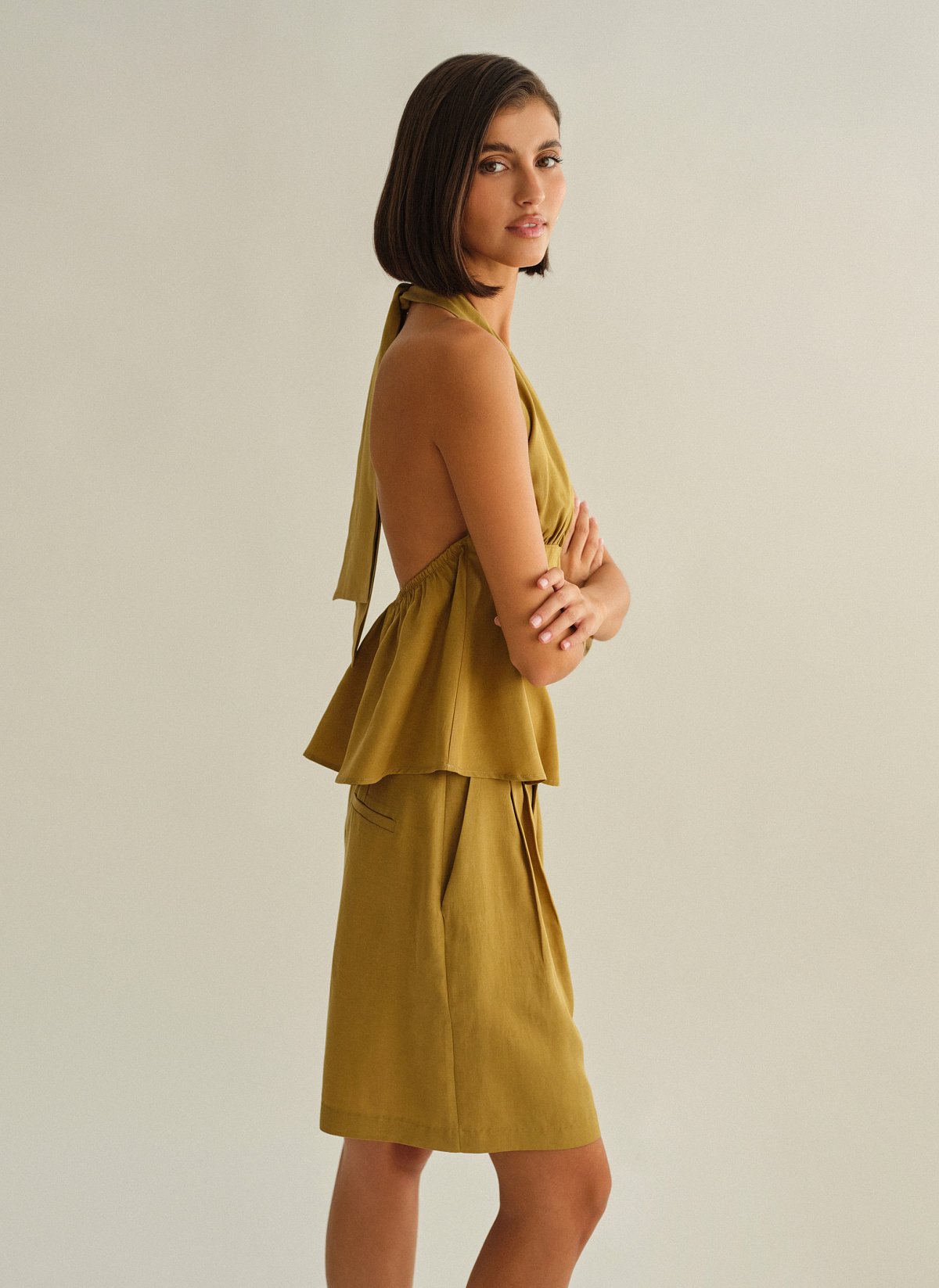 Γυναικεία υφασμάτινη halter μπλούζα