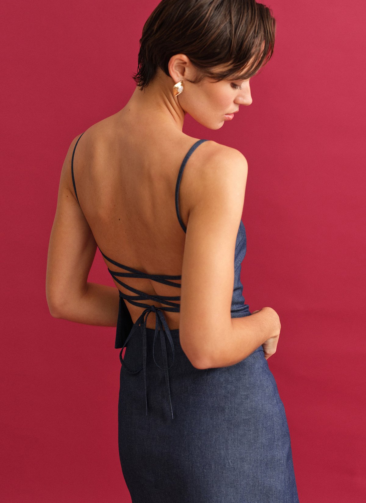 Γυναικείο denim τοπ με χιαστί πλάτη