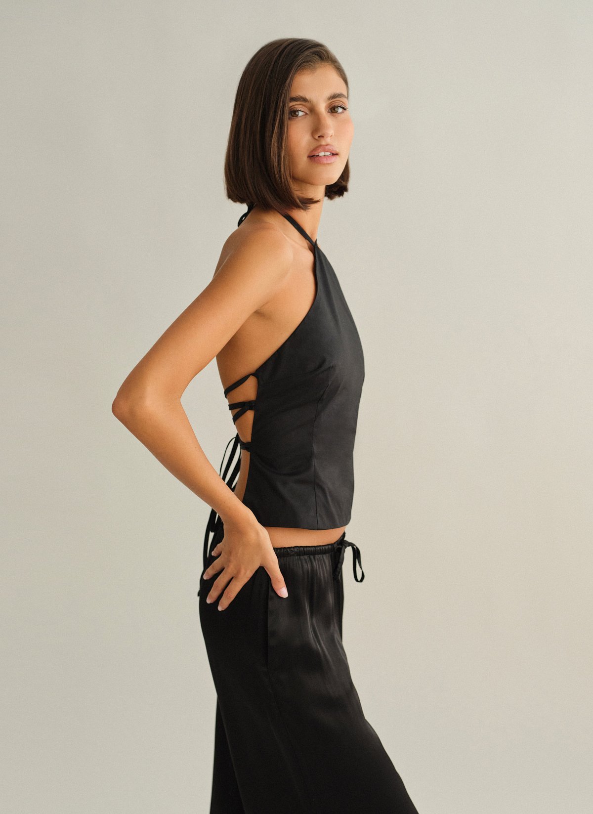 Γυναικείο halter τοπ ποπλίνα με χιαστί πλάτη