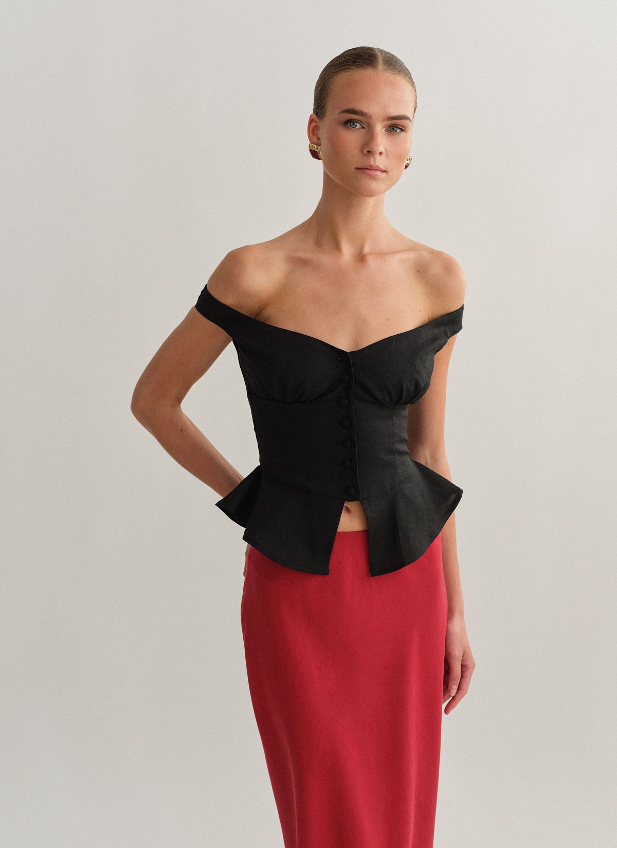 Off-shoulder λινό τοπ με κουμπιά-14