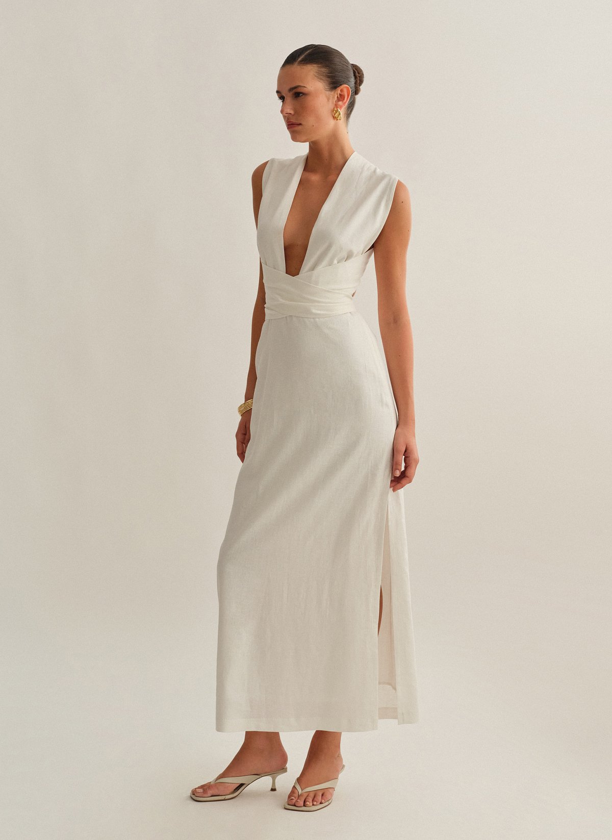 Γυναικείο λινό μακρύ φόρεμα με πολυμορφικό δέσιμο