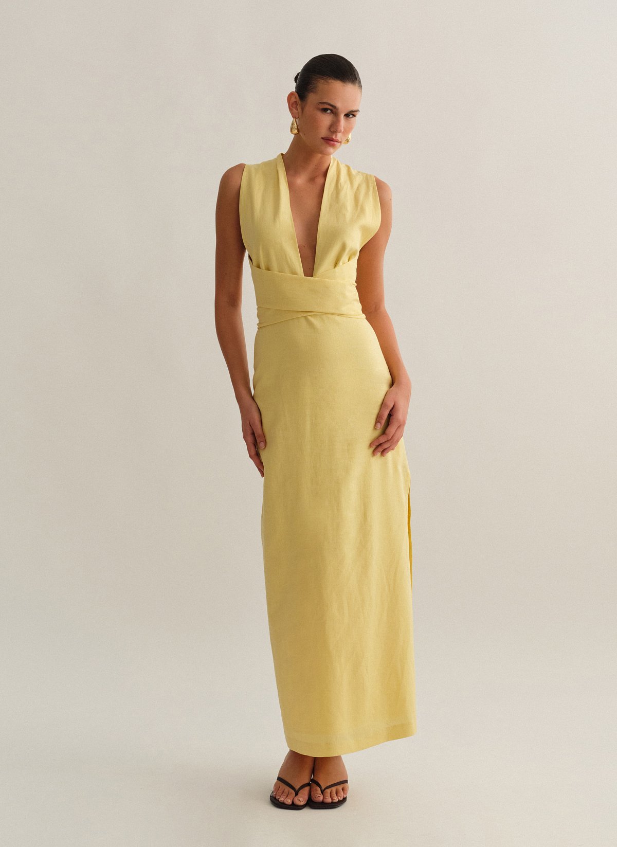 Γυναικείο λινό μακρύ φόρεμα με πολυμορφικό δέσιμο