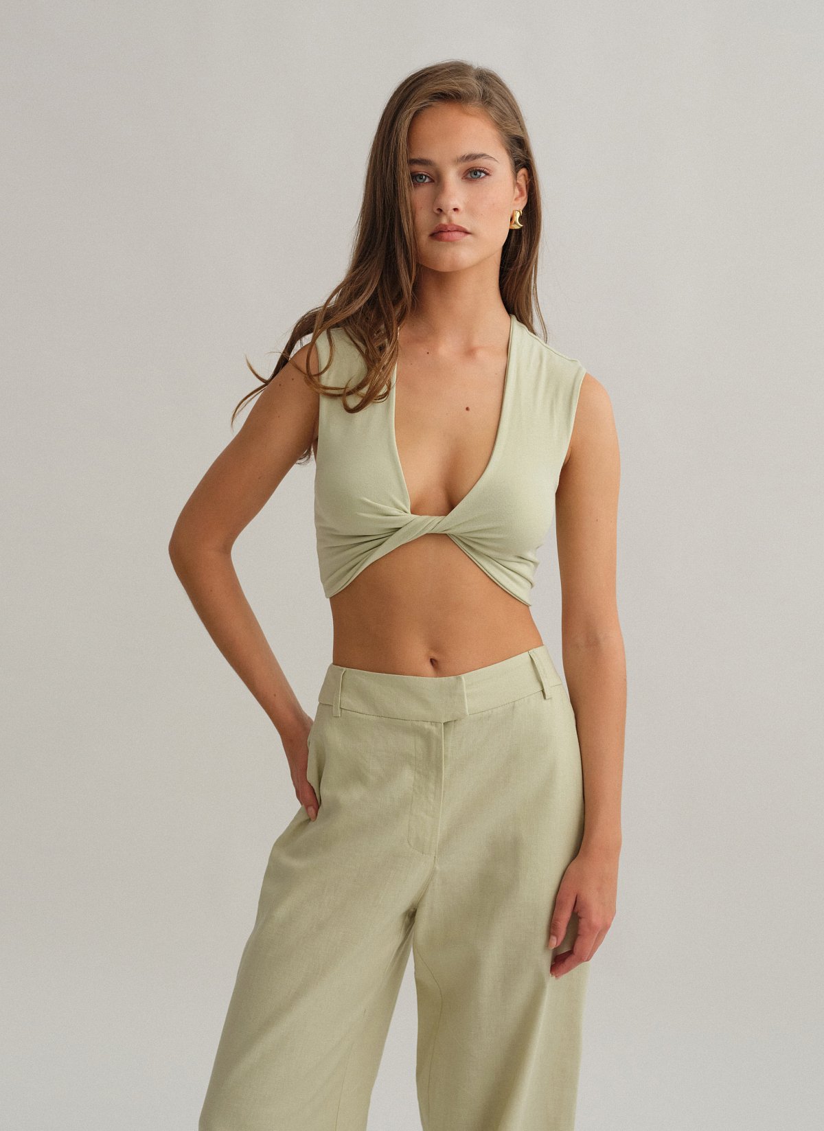 Γυναικείο αμάνικο crop τοπ με ανεστραμμένο ντεκολτέ bamboo