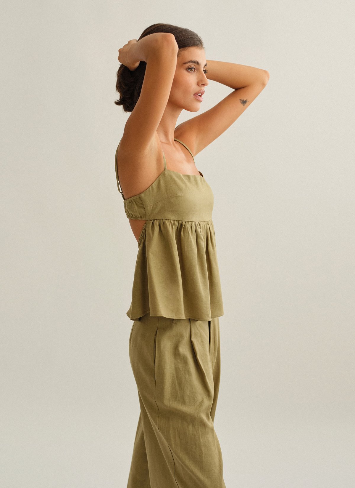 Γυναικεία λινή μπλούζα peplum