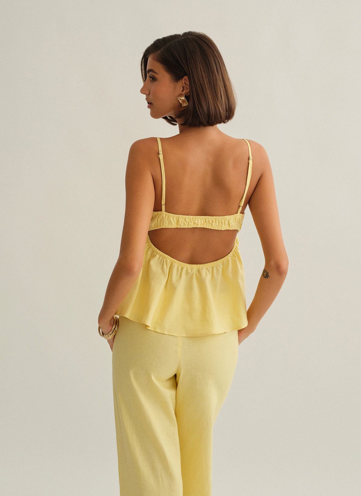 Γυναικεία λινή μπλούζα peplum