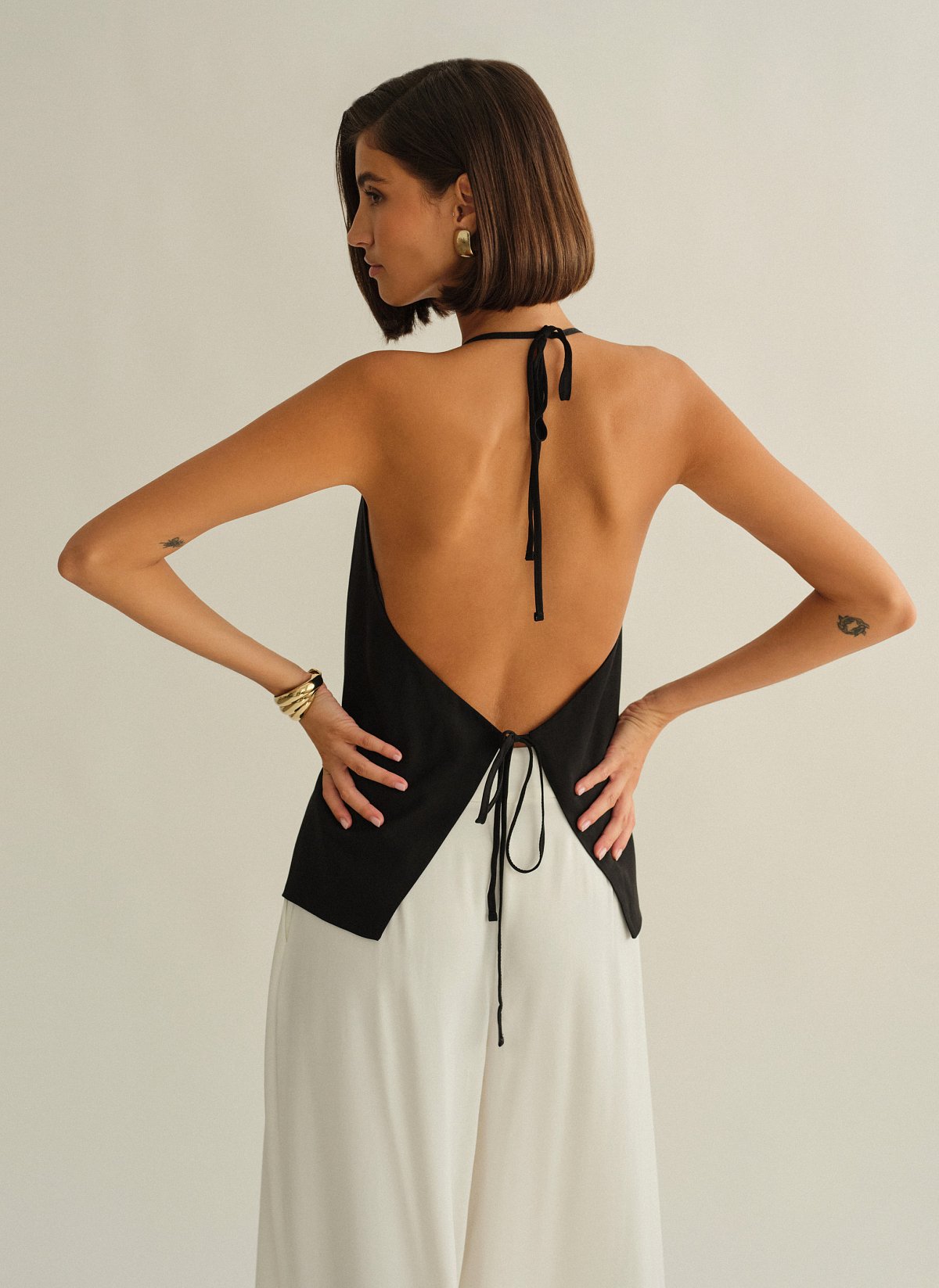 Γυναικείο υφασμάτινο halter τοπ με δέσιμο