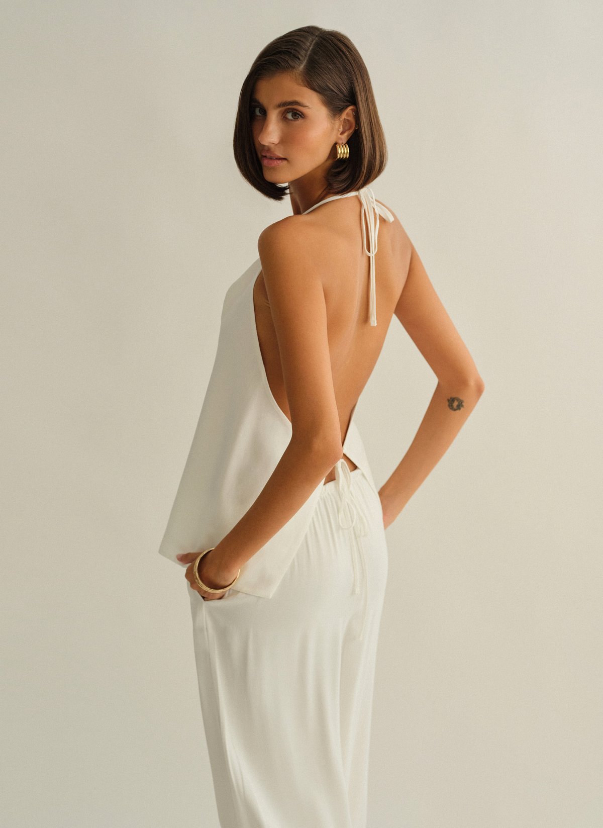 Γυναικείο υφασμάτινο halter τοπ με δέσιμο