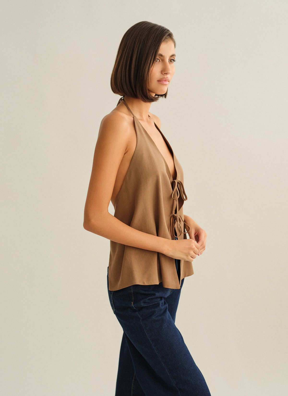 Γυναικείο υφασμάτινο halter τοπ με δέσιμο