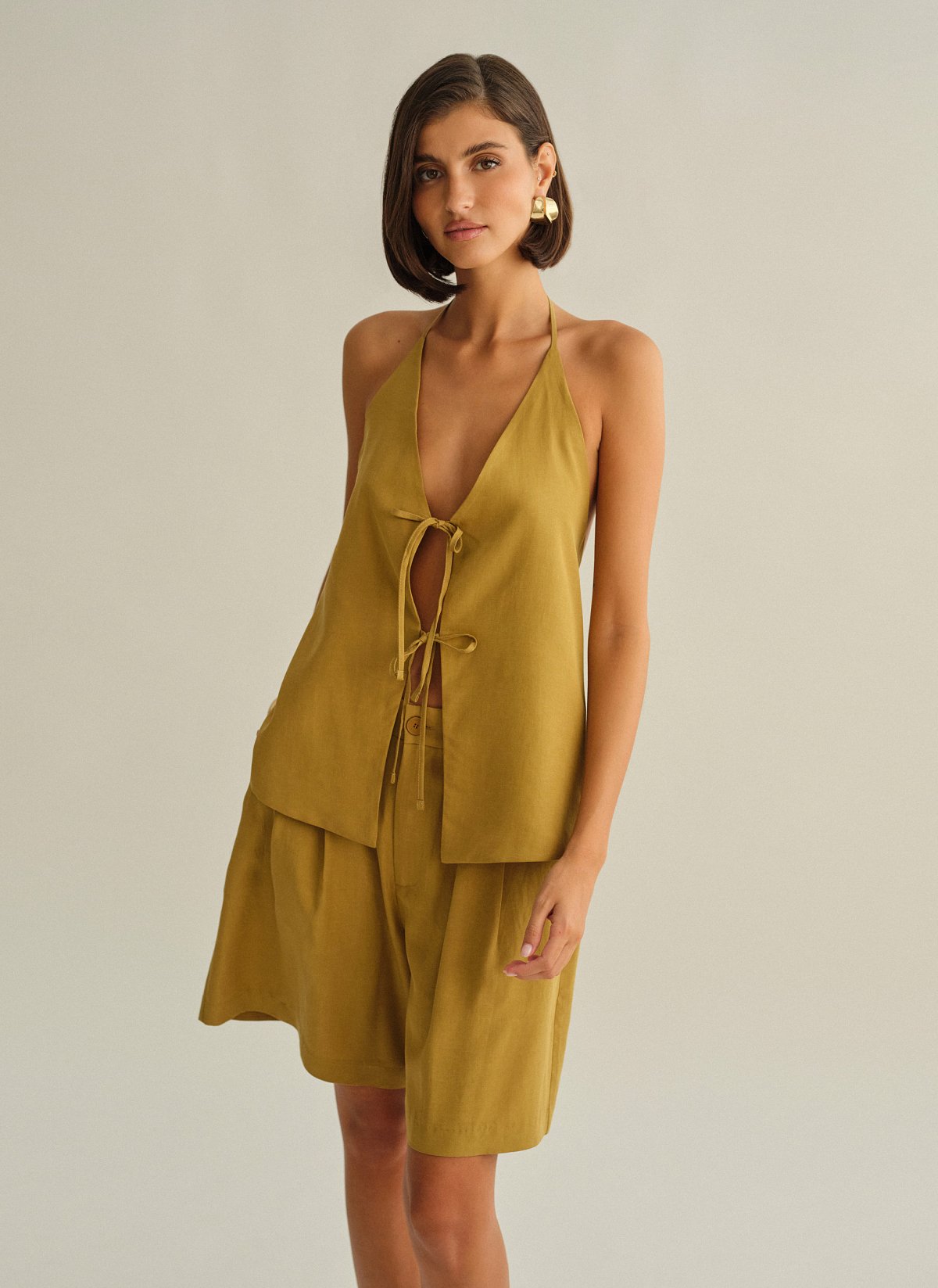 Γυναικείο υφασμάτινο halter τοπ με δέσιμο