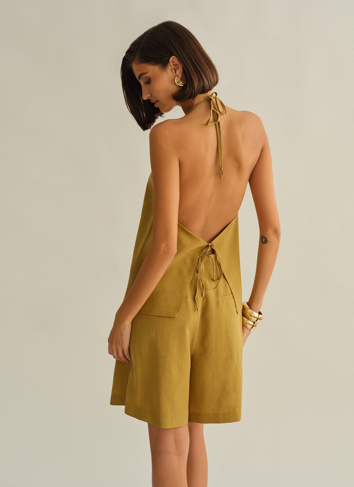 Γυναικείο υφασμάτινο halter τοπ με δέσιμο