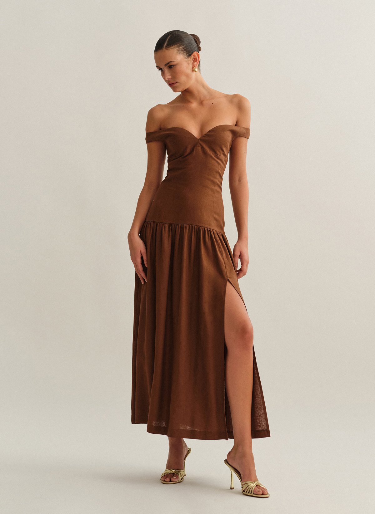 Γυναικείο off-shoulder λινό midi φόρεμα