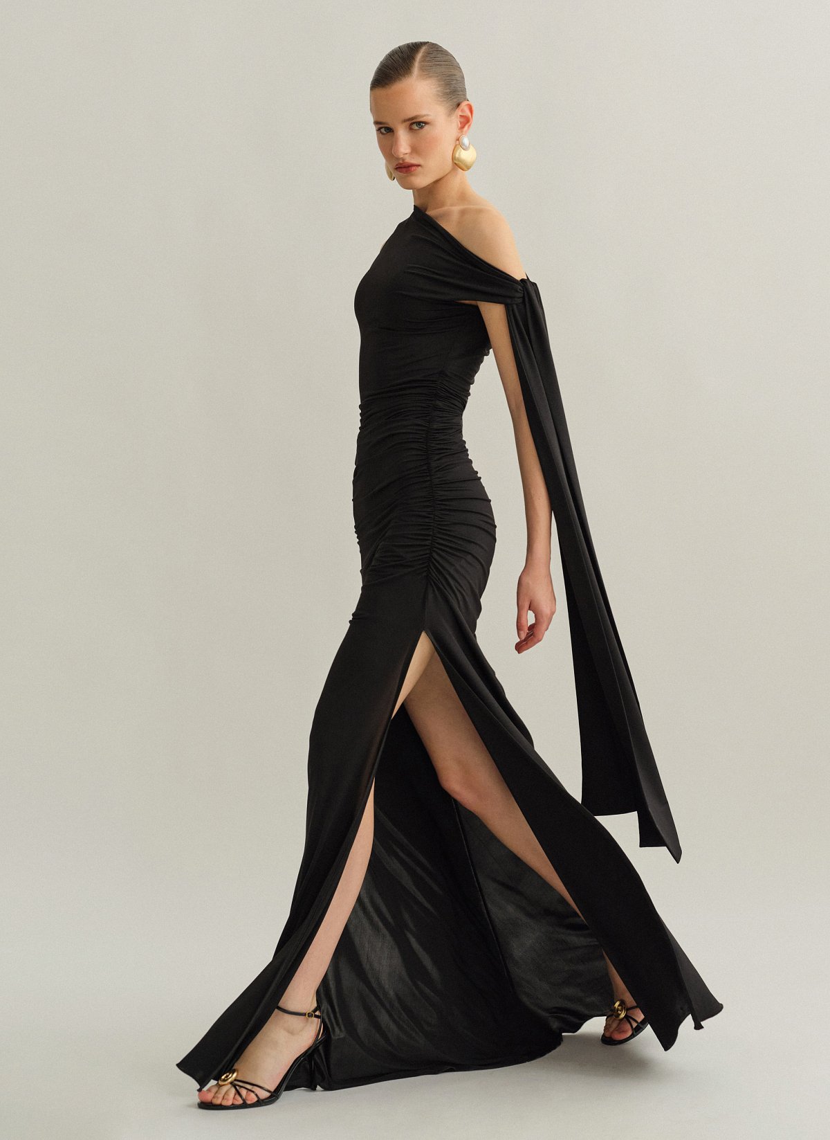 One-shoulder μακρύ φόρεμα με δέσιμο-2