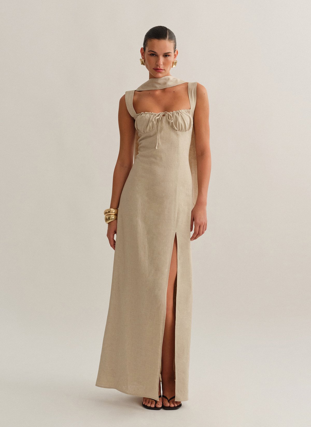 Γυναικείο λινό μακρύ φόρεμα με σούρες