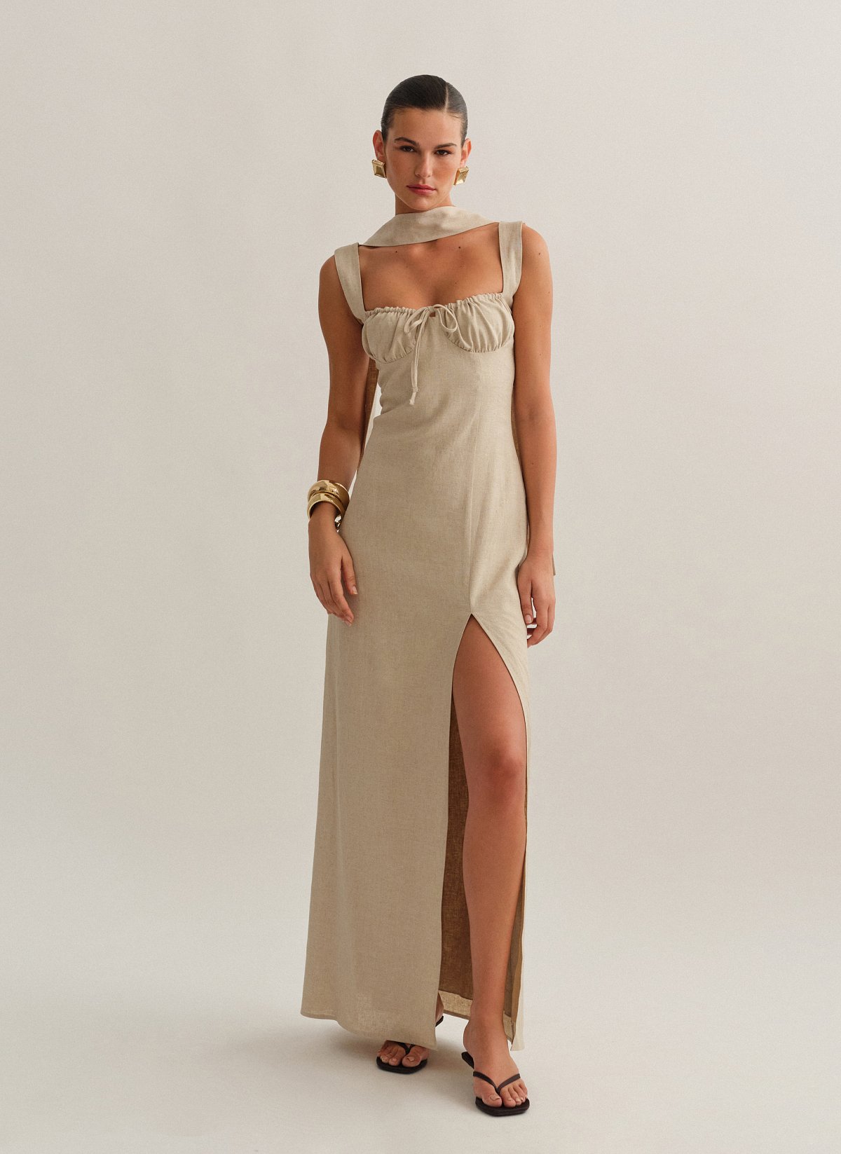 Γυναικείο λινό μακρύ φόρεμα με σούρες