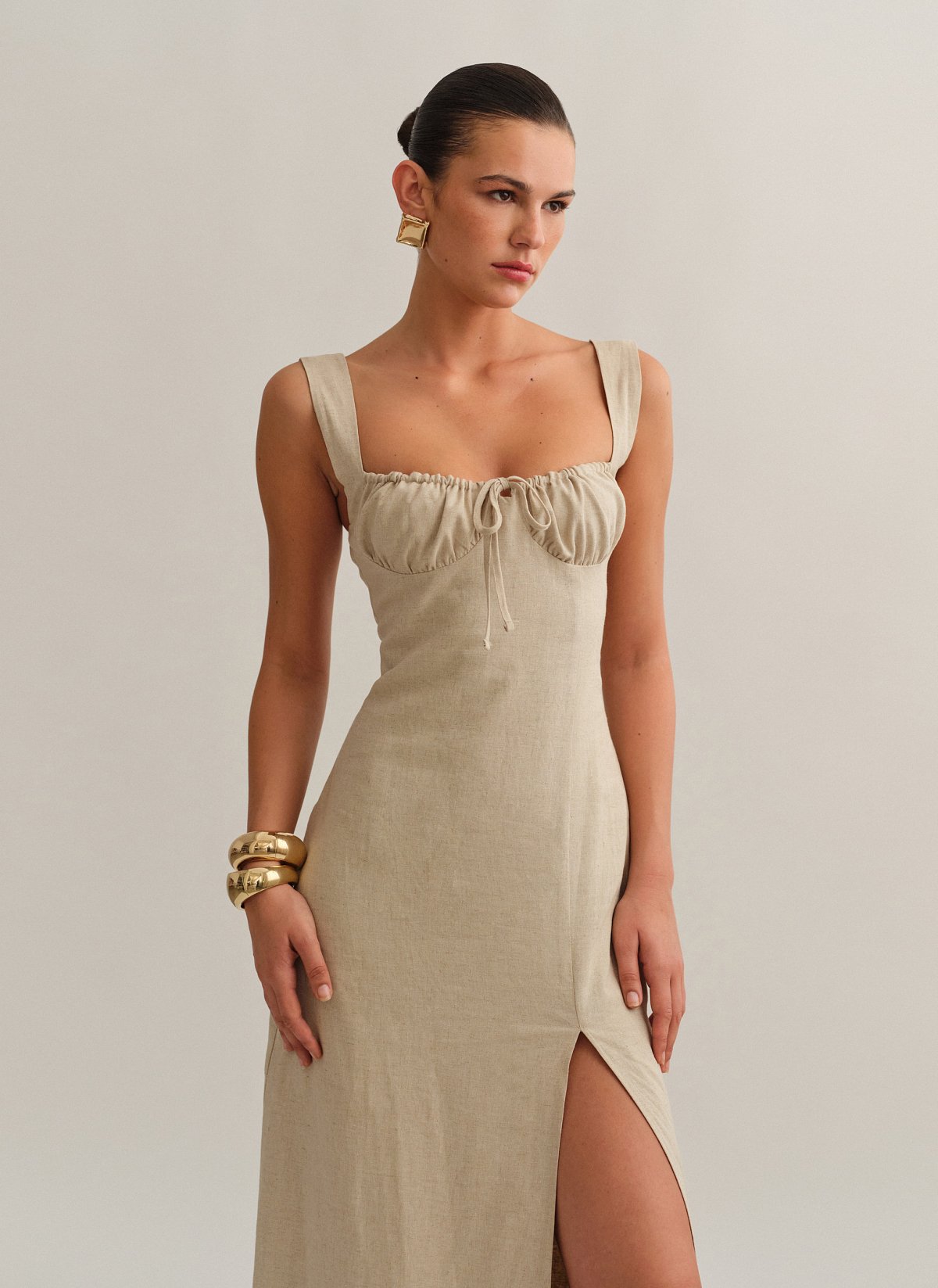 Γυναικείο λινό μακρύ φόρεμα με σούρες