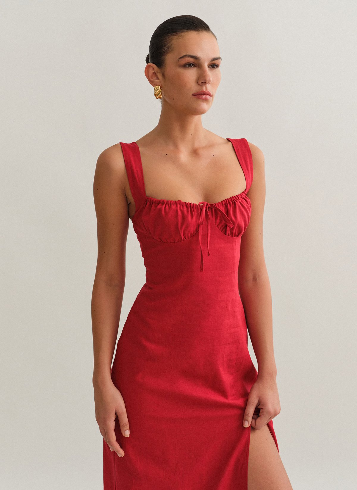 Γυναικείο λινό μακρύ φόρεμα με σούρες