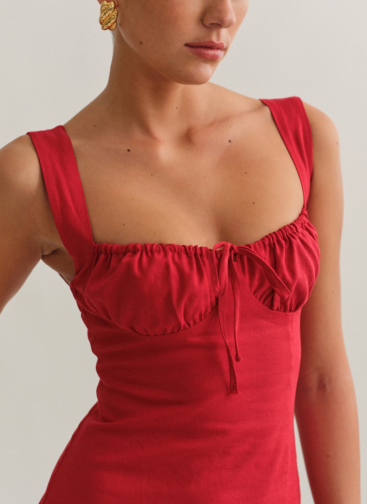 Γυναικείο λινό μακρύ φόρεμα με σούρες