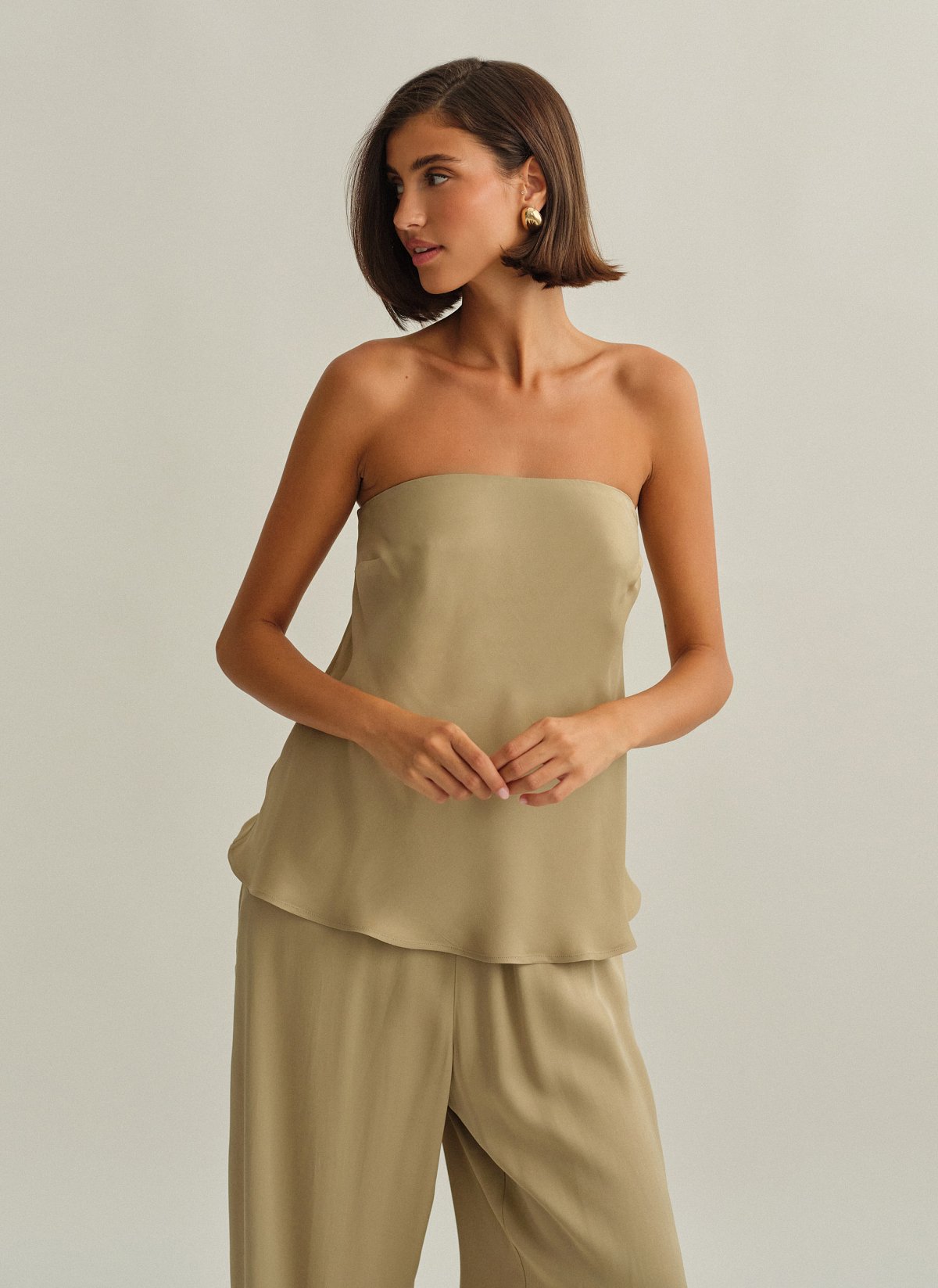 Γυναικείο σατέν ριχτό στράπλες τοπ