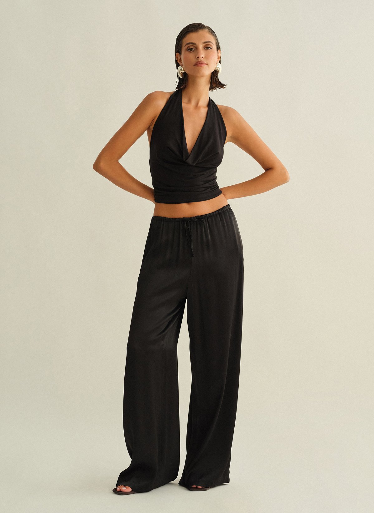 Γυναικείο σατέν παντελόνι με λάστιχο