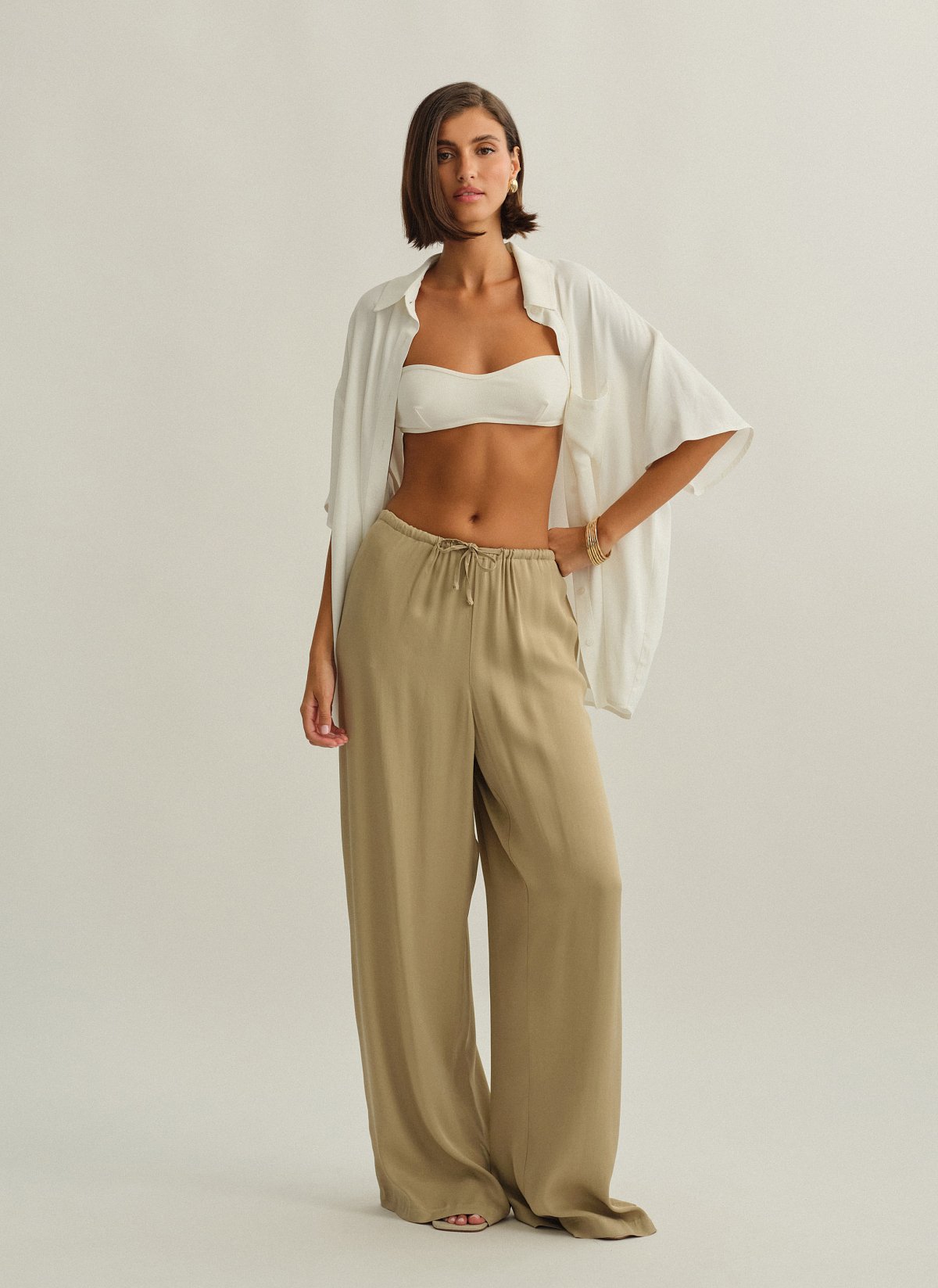 Γυναικείο σατέν παντελόνι με λάστιχο