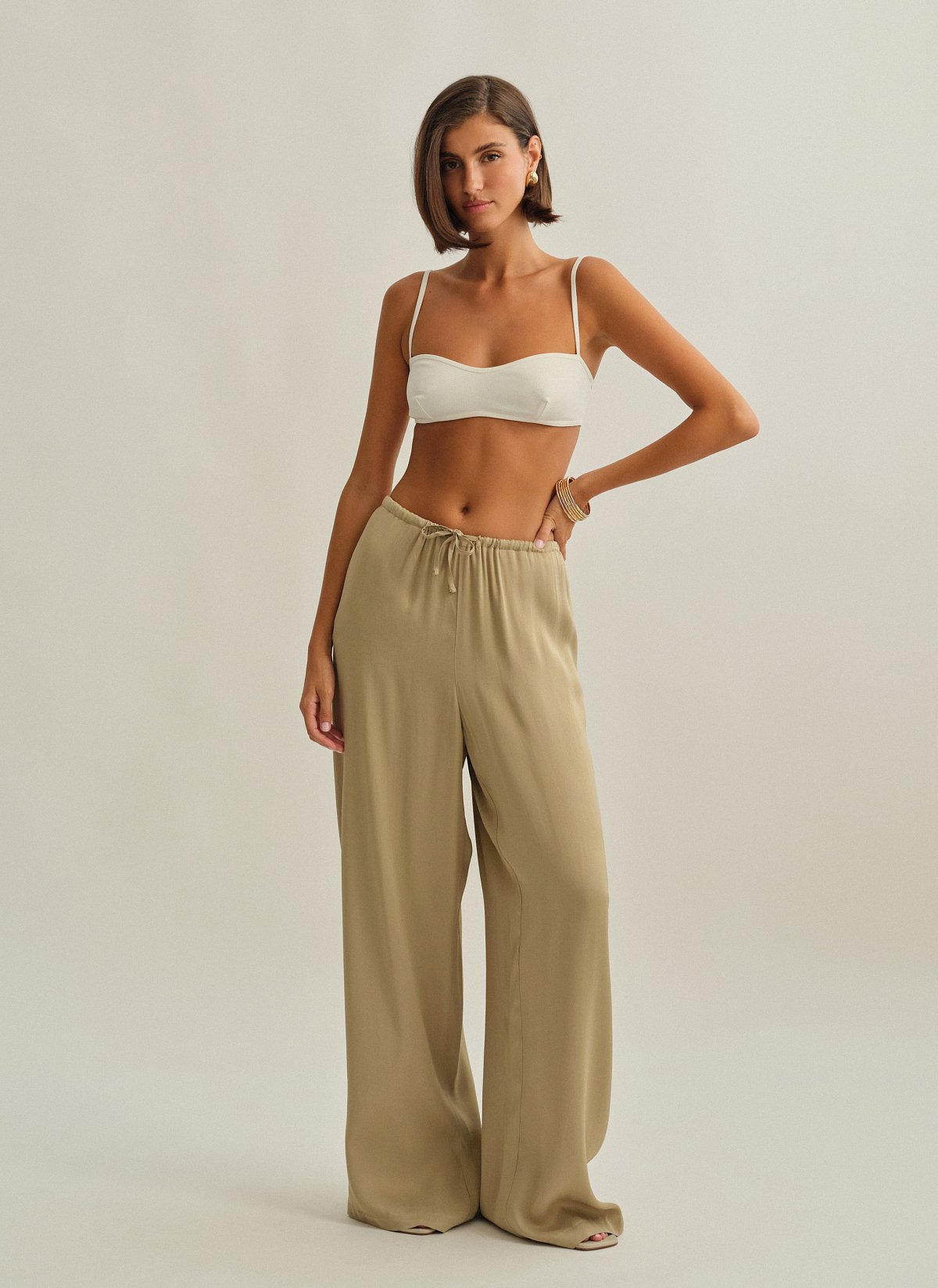 Γυναικείο σατέν παντελόνι με λάστιχο