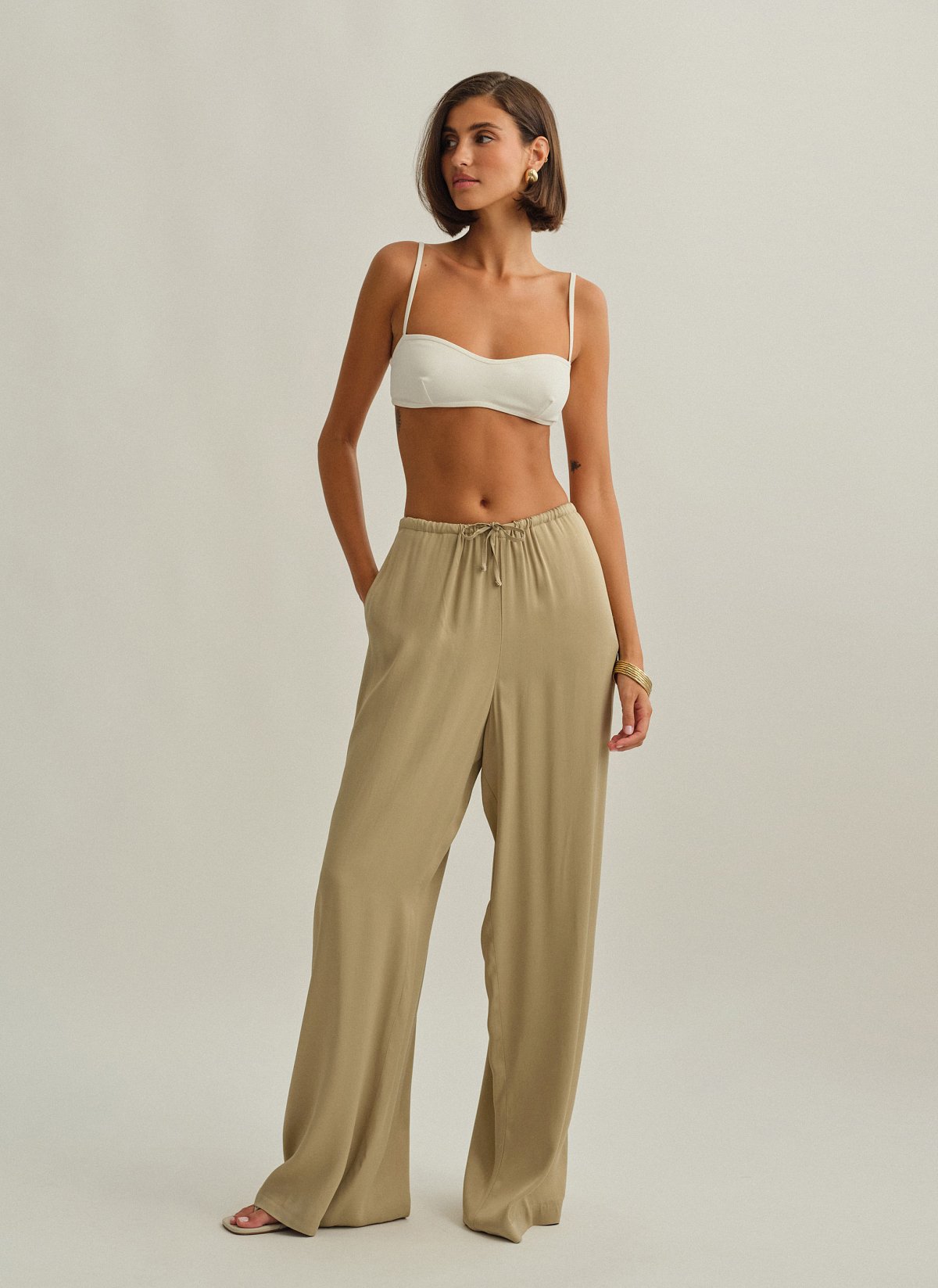 Γυναικείο σατέν παντελόνι με λάστιχο