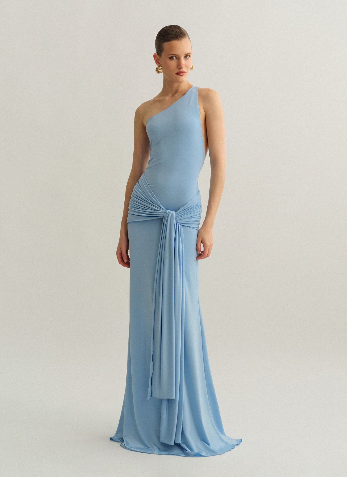 Γυναικείο one-shoulder μακρύ φόρεμα με ζώνη