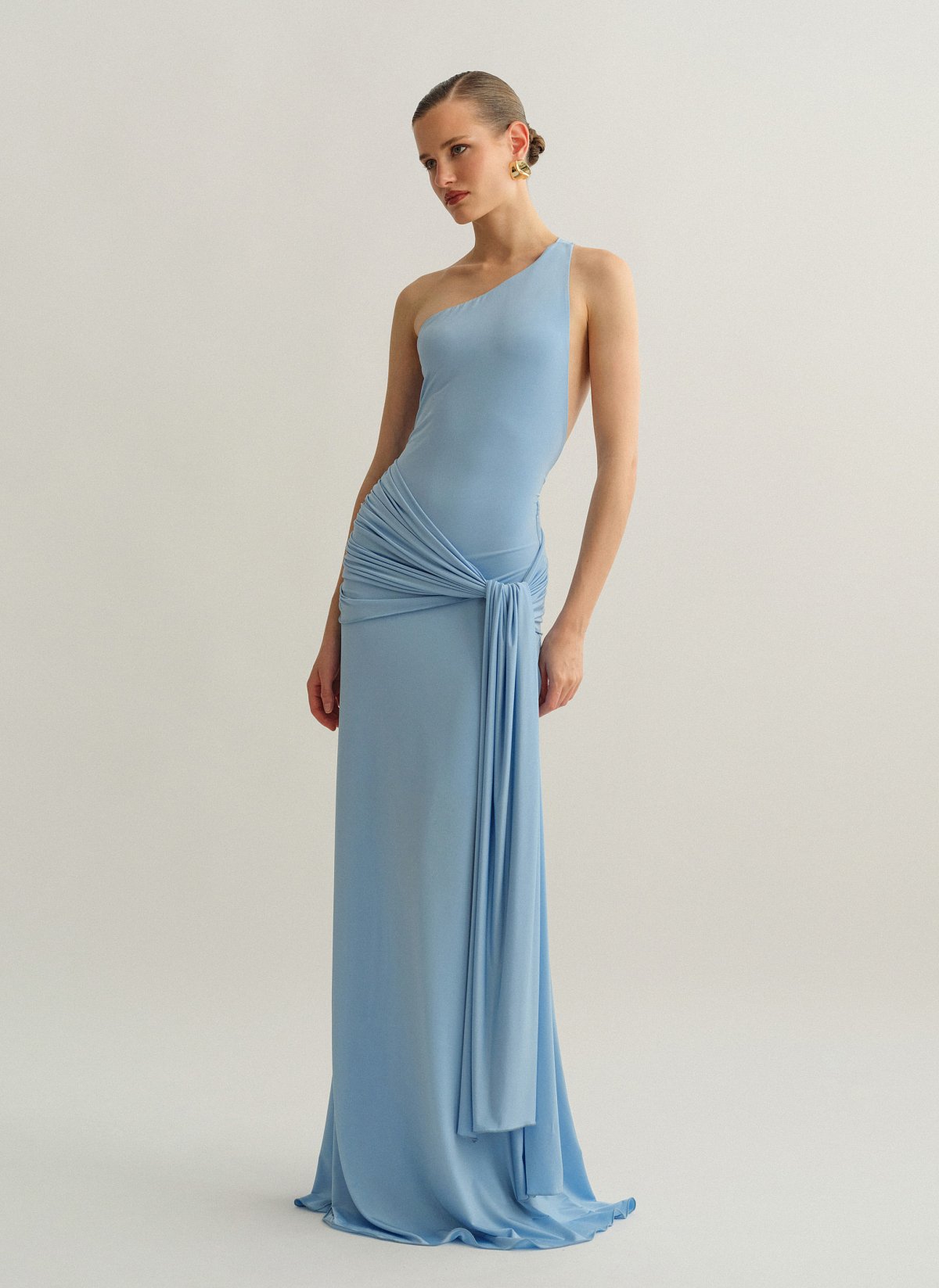 Γυναικείο one-shoulder μακρύ φόρεμα με ζώνη