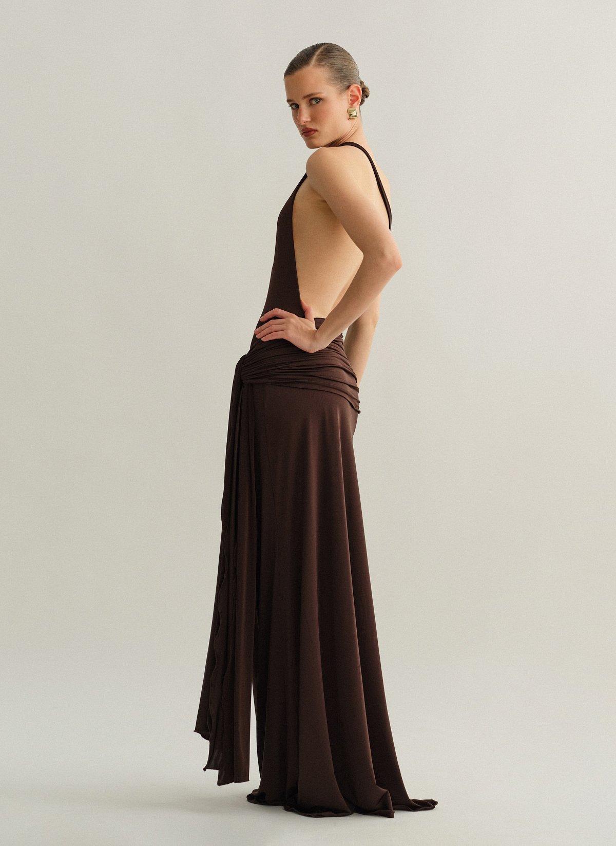 Γυναικείο one-shoulder μακρύ φόρεμα με ζώνη