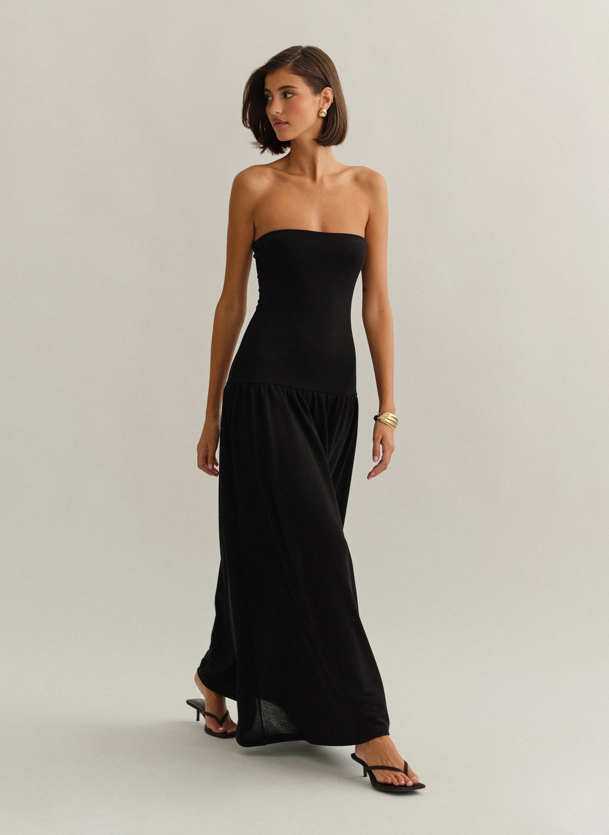 Γυναικείο μακρύ στράπλες φόρεμα με ελαφριά πλέξη