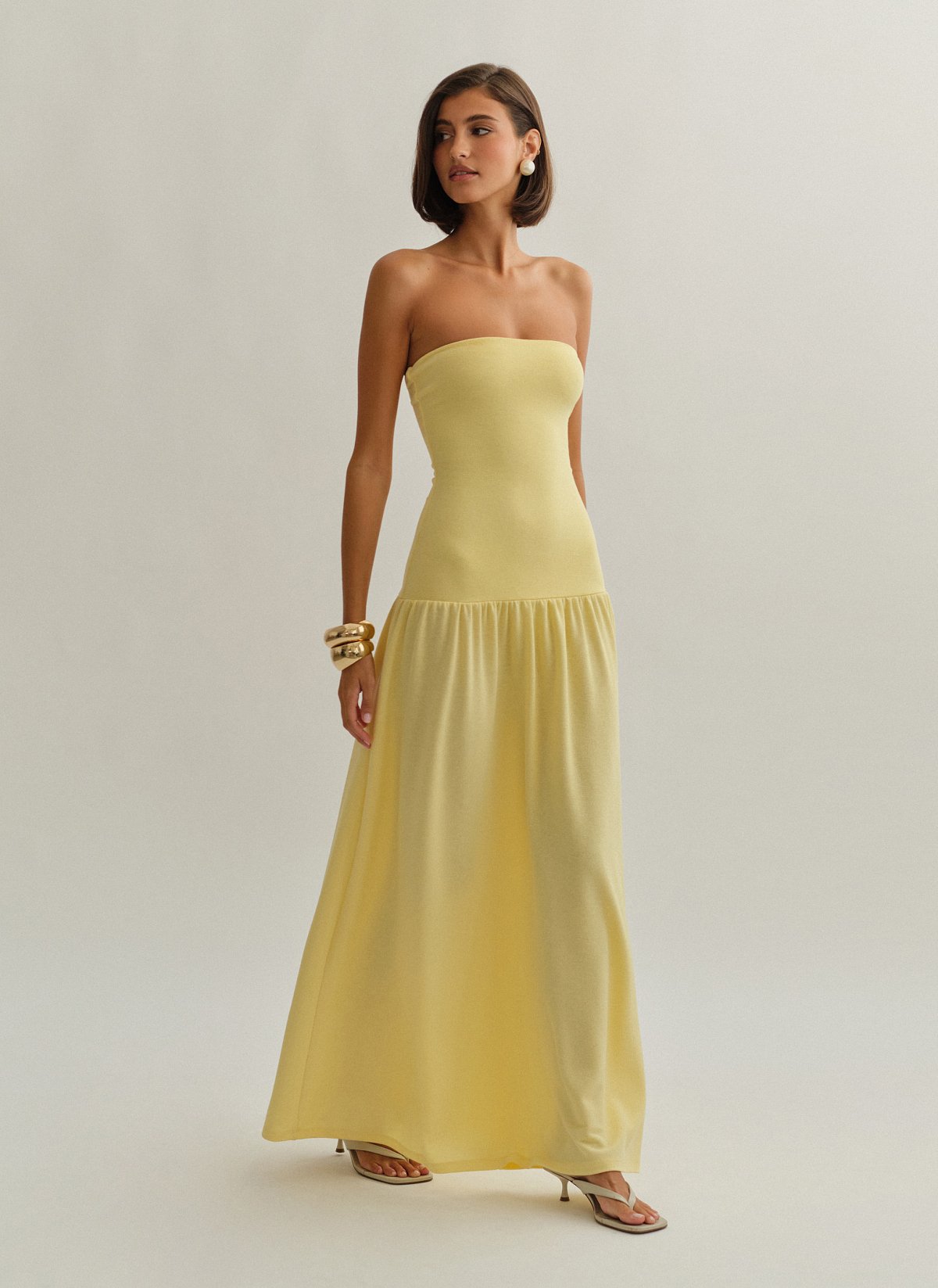 Γυναικείο μακρύ στράπλες φόρεμα με ελαφριά πλέξη