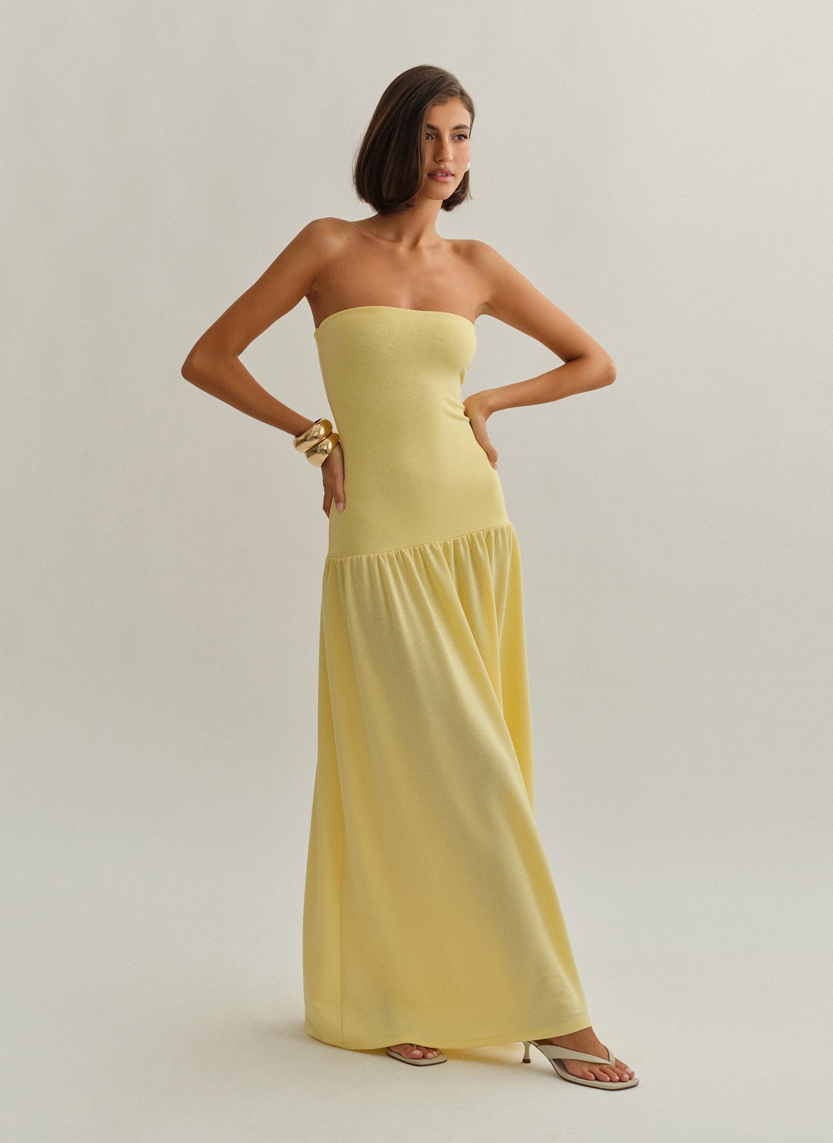 Γυναικείο μακρύ στράπλες φόρεμα με ελαφριά πλέξη