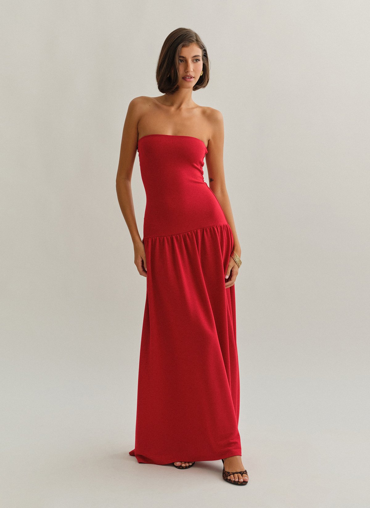 Γυναικείο μακρύ στράπλες φόρεμα με ελαφριά πλέξη