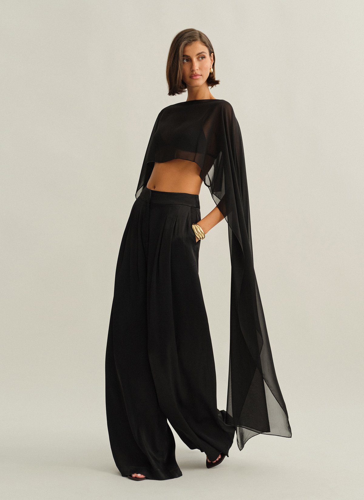 Γυναικείο ριχτό σατέν παντελόνι με πιέτες