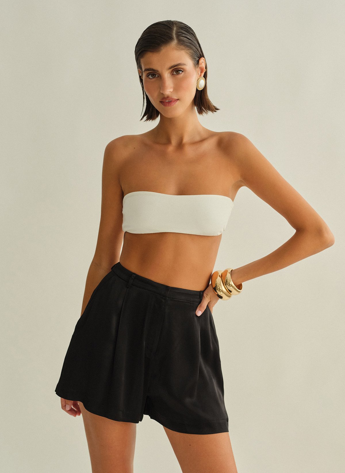 Σατέν σορτς με πιέτες-15