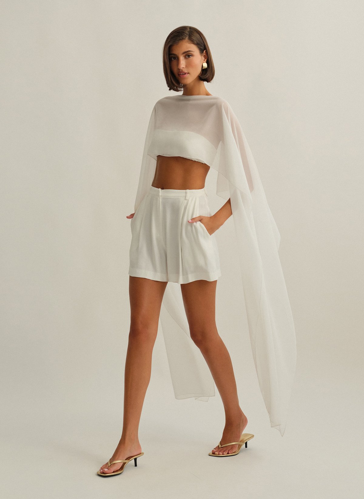 Γυναικείο σατέν σορτς με πιέτες