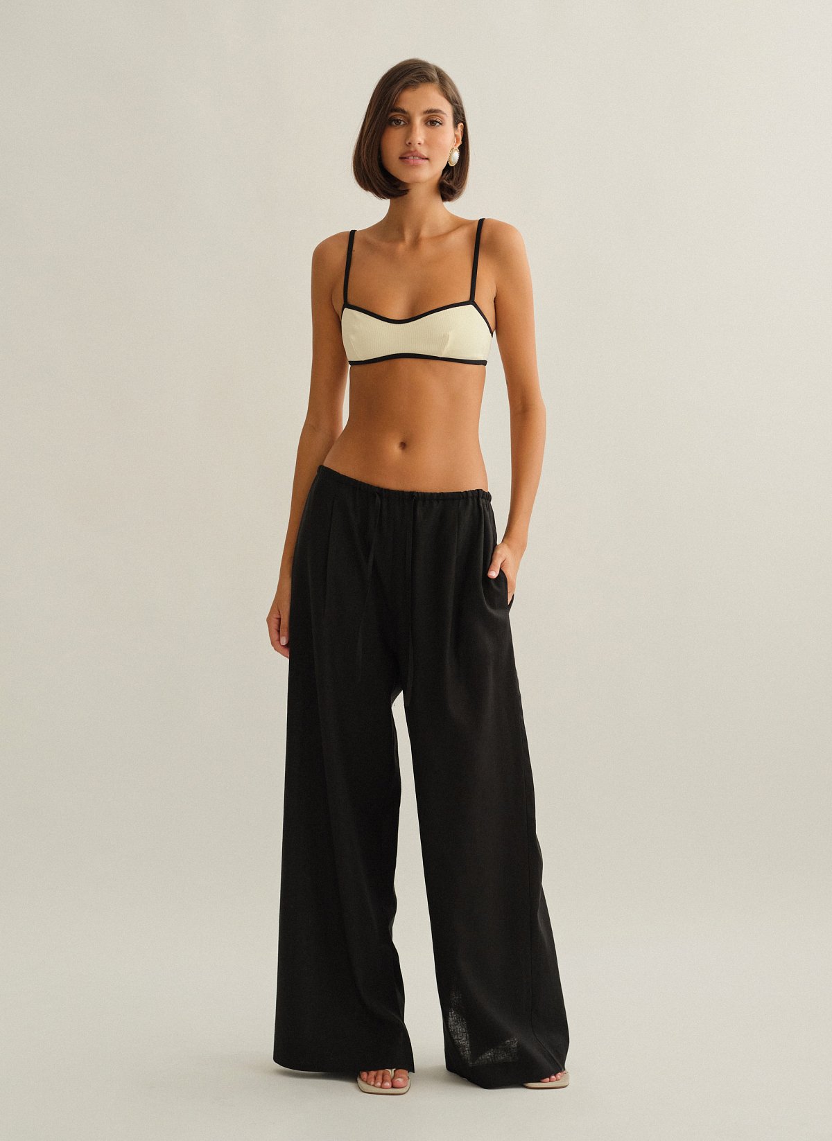 Γυναικείο λινό παντελόνι με κορδόνι στη μέση