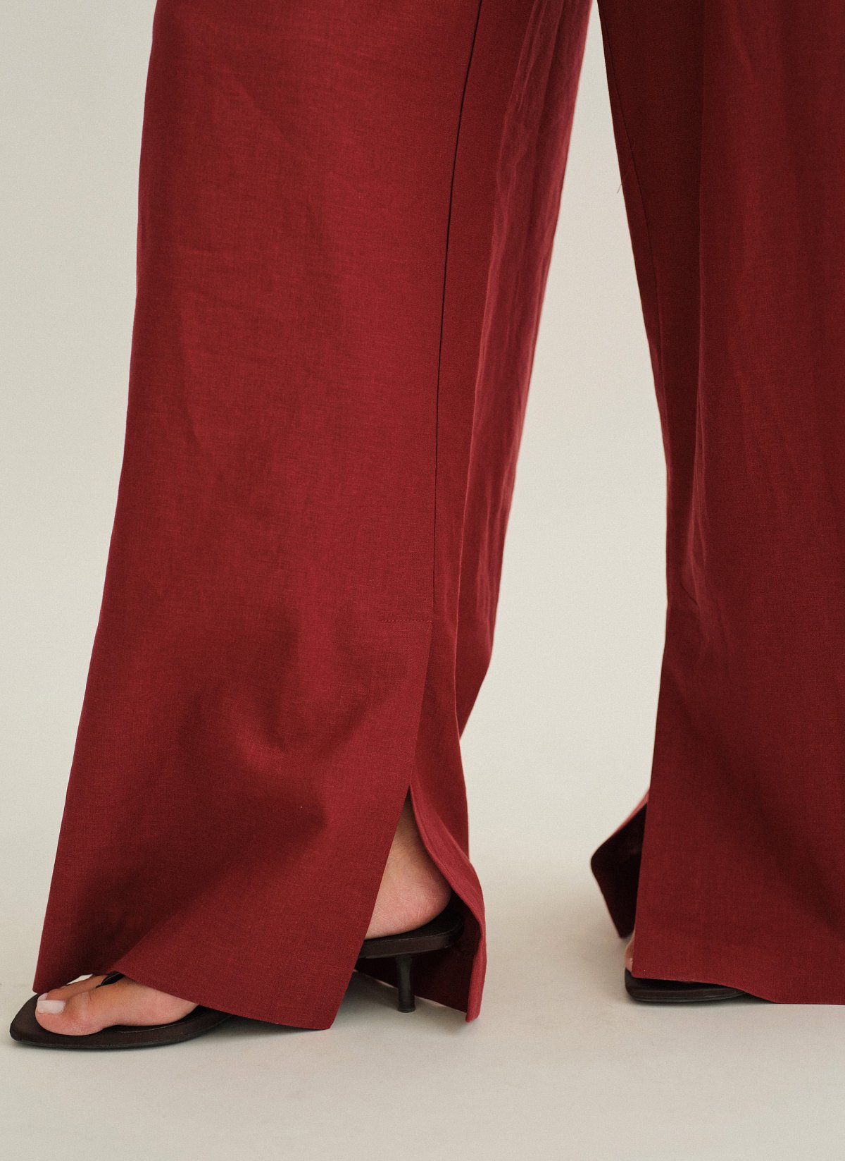 Γυναικείο λινό παντελόνι με κορδόνι στη μέση