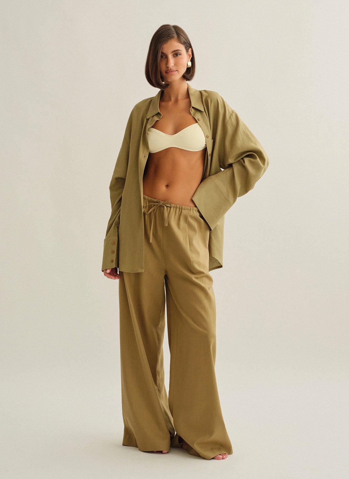 Γυναικείο λινό παντελόνι με κορδόνι στη μέση