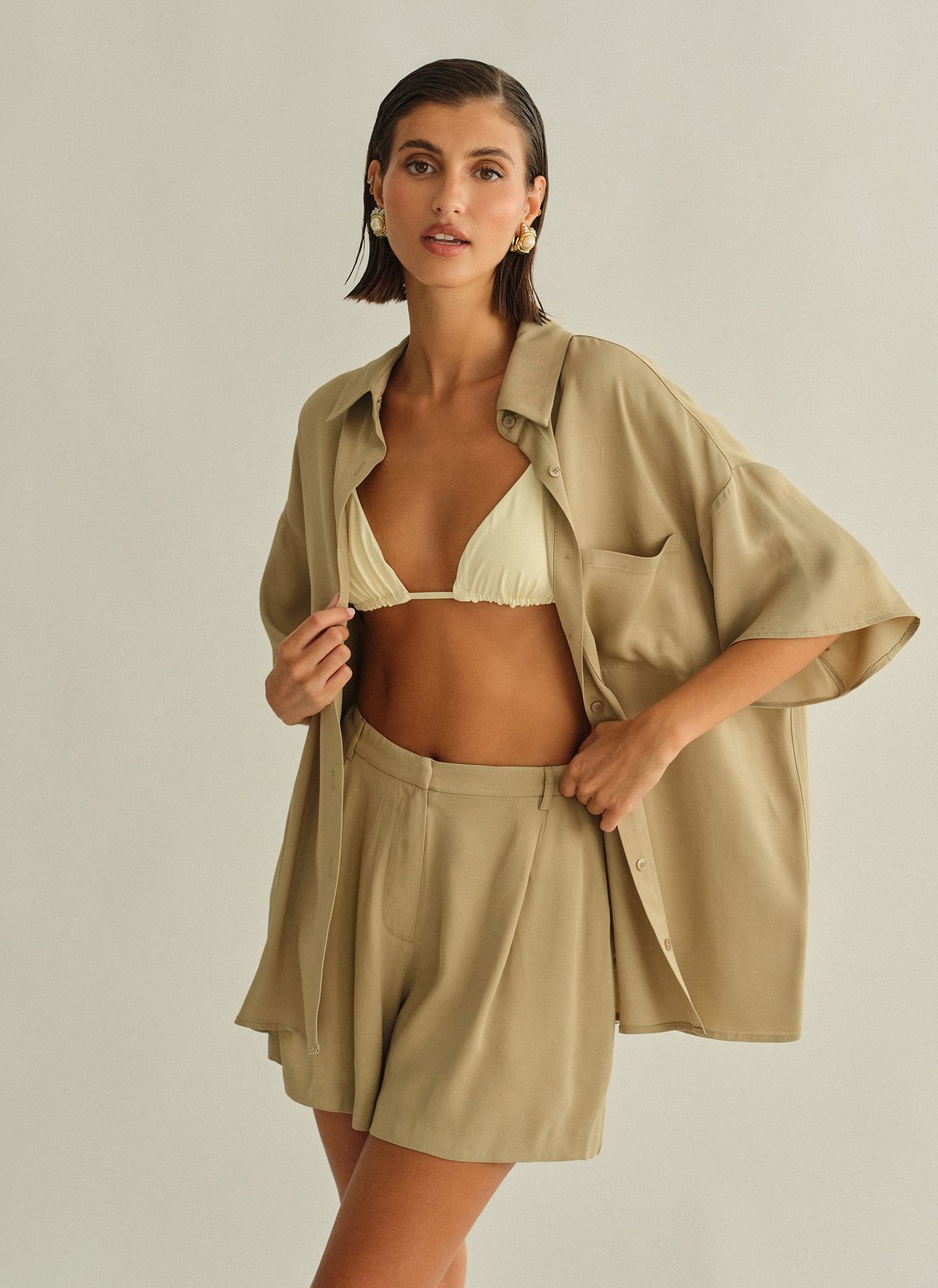 Satin sleeveless shirt-7