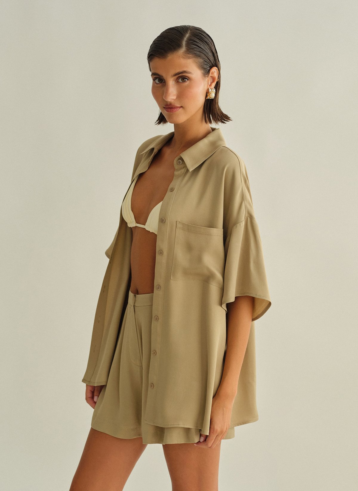 Satin sleeveless shirt-6