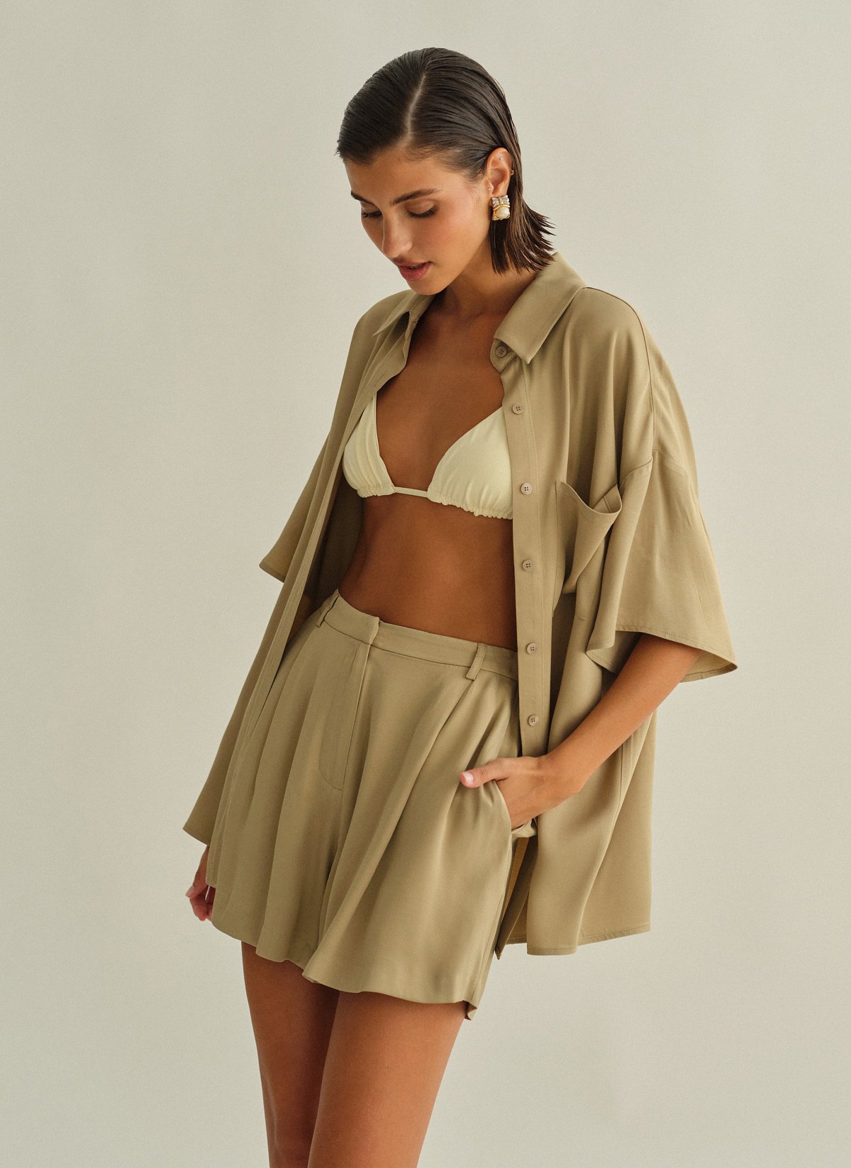 Satin sleeveless shirt-8