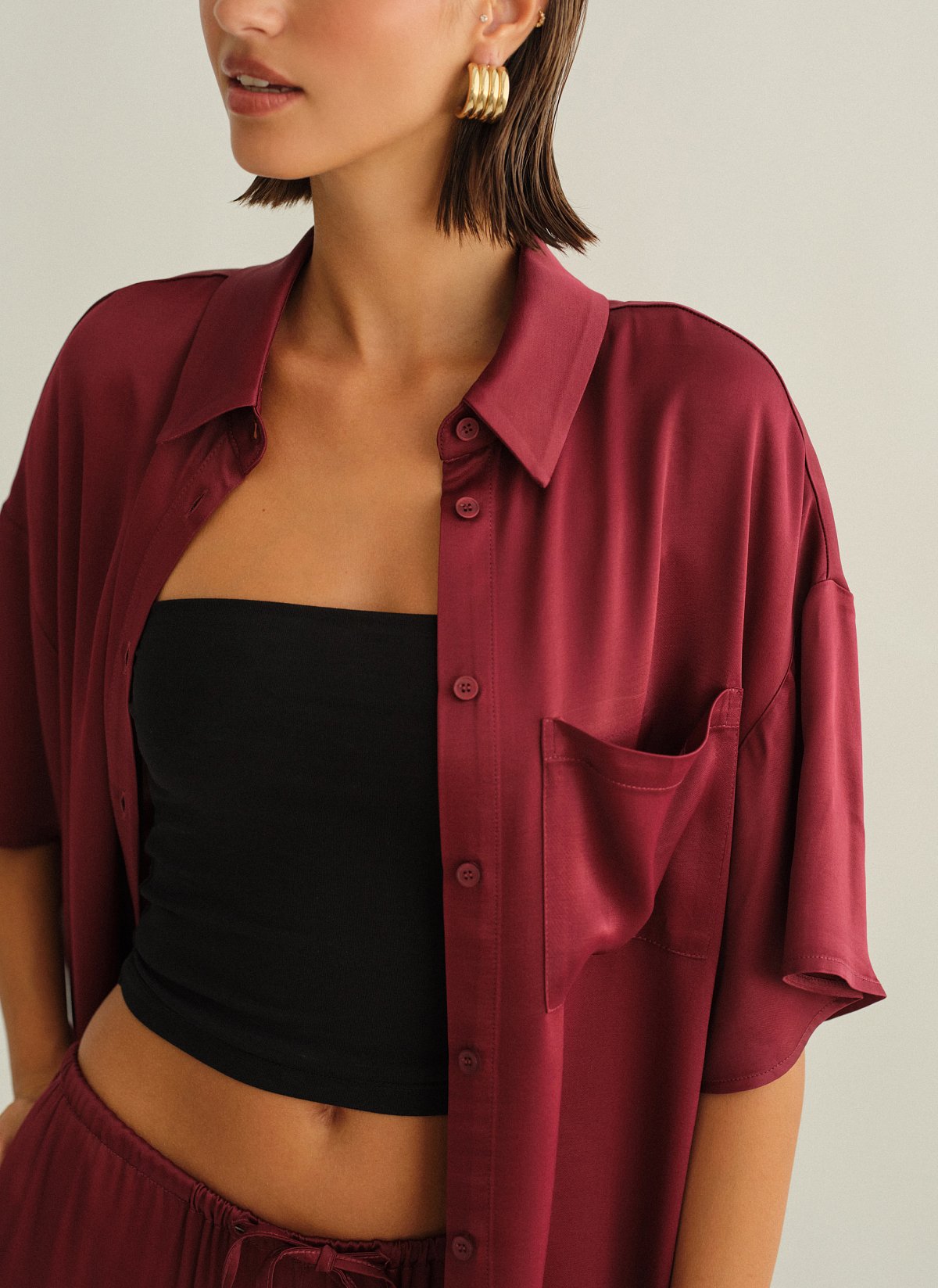 Satin sleeveless shirt-13