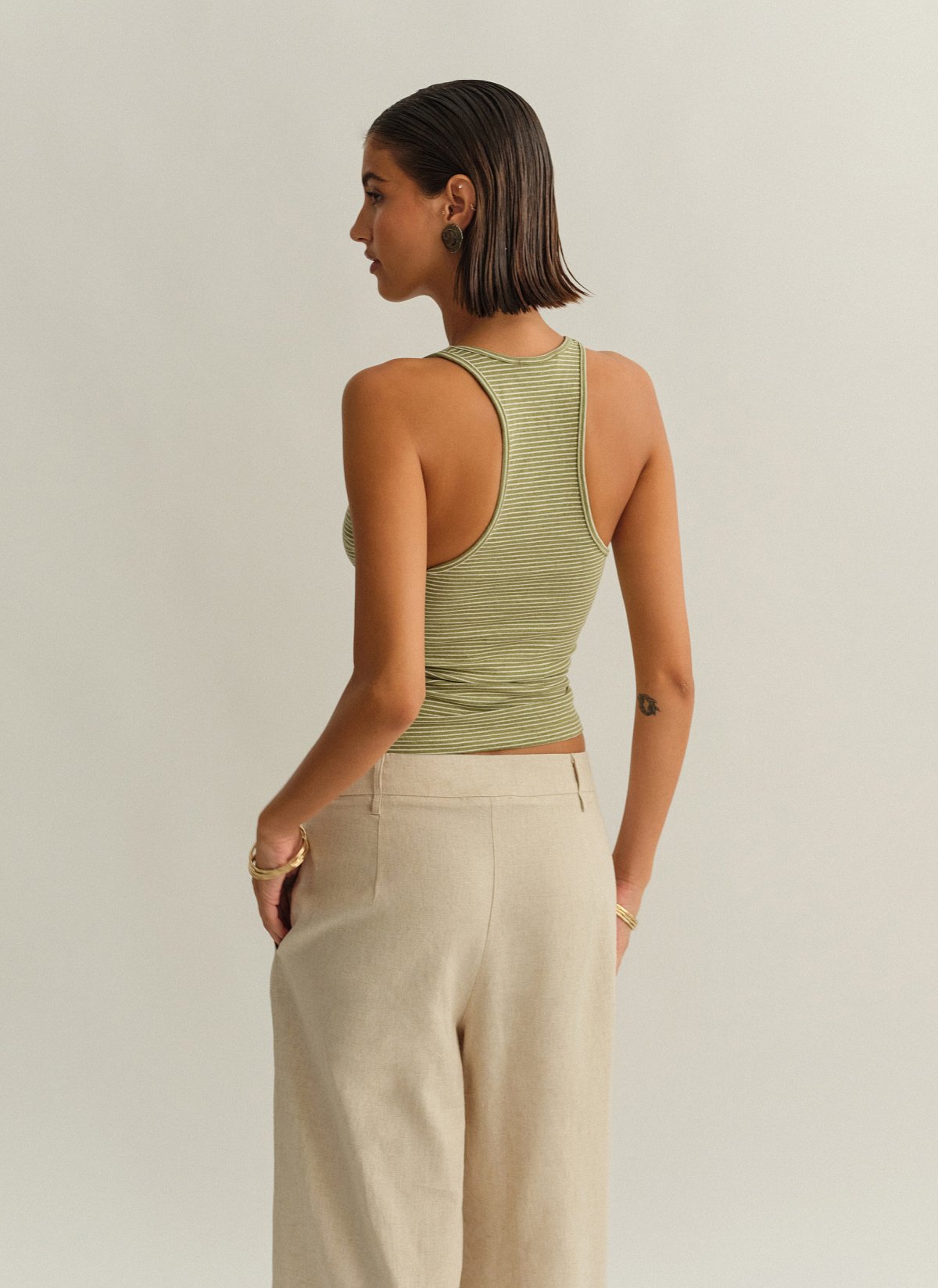 Γυναικεία βαμβακερή αμάνικη ριγέ μπλούζα