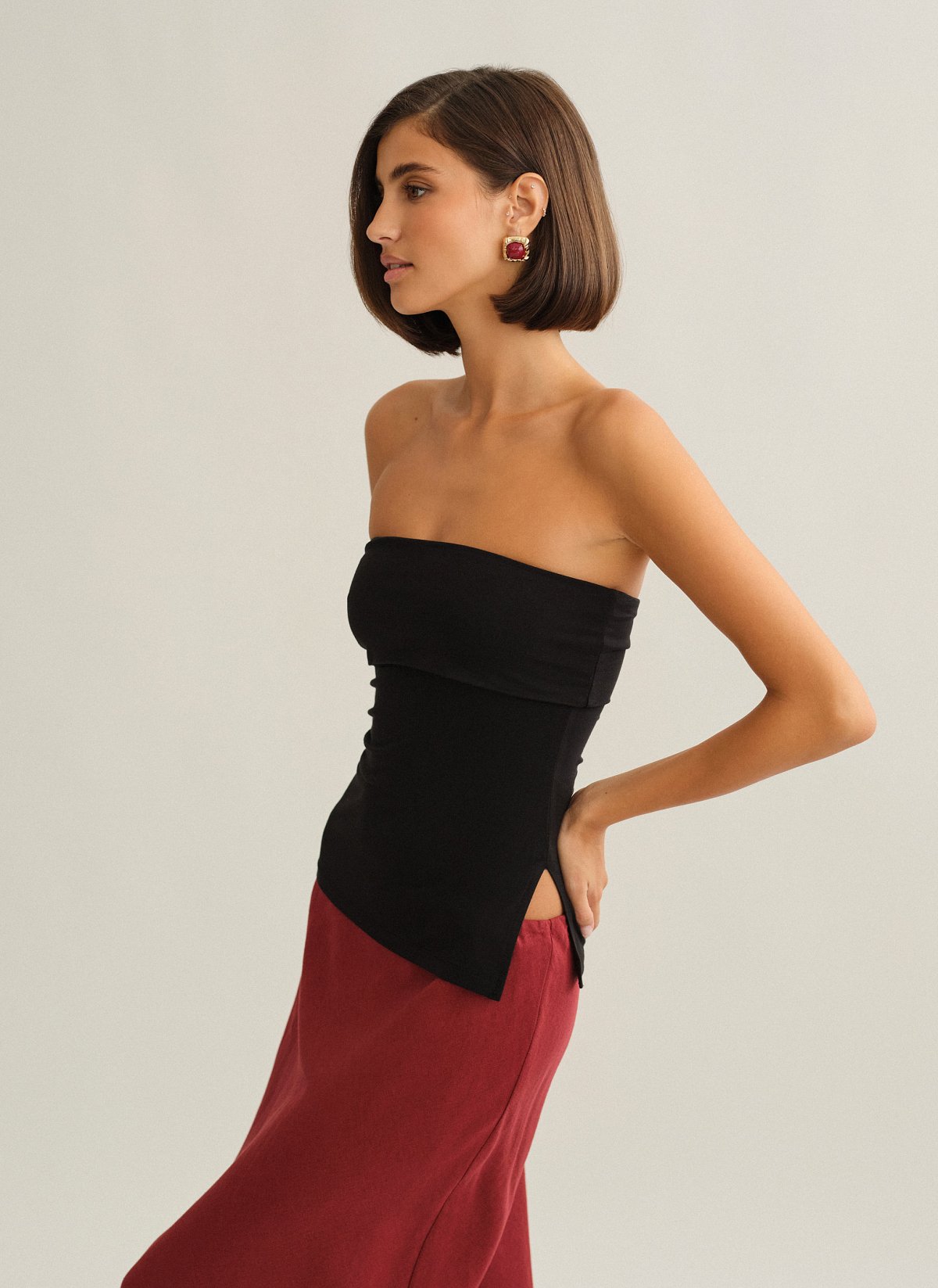 Γυναικεία ασύμμετρη στράπλες μπλούζα με σούρες bamboo