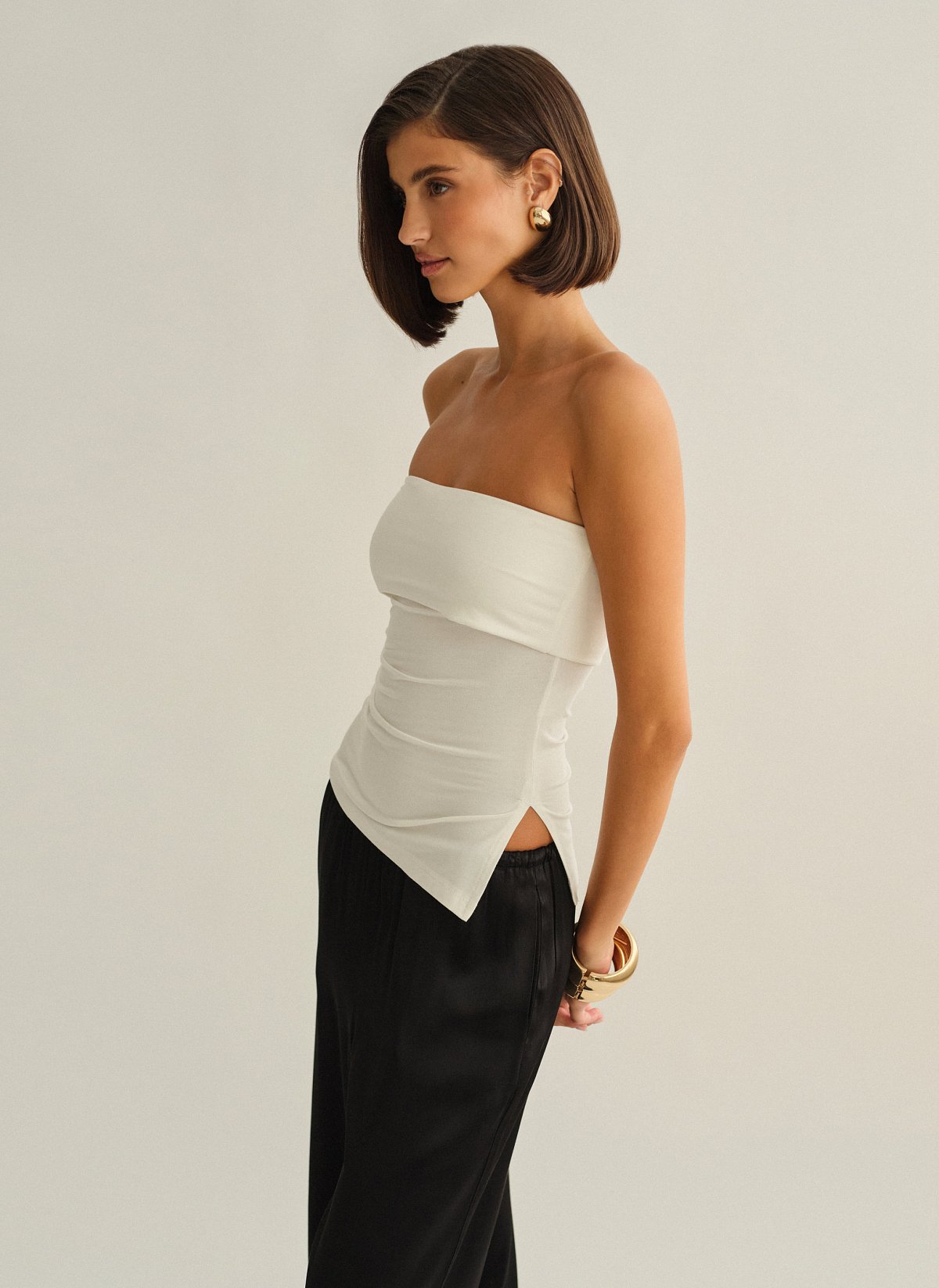 Γυναικεία ασύμμετρη στράπλες μπλούζα με σούρες bamboo