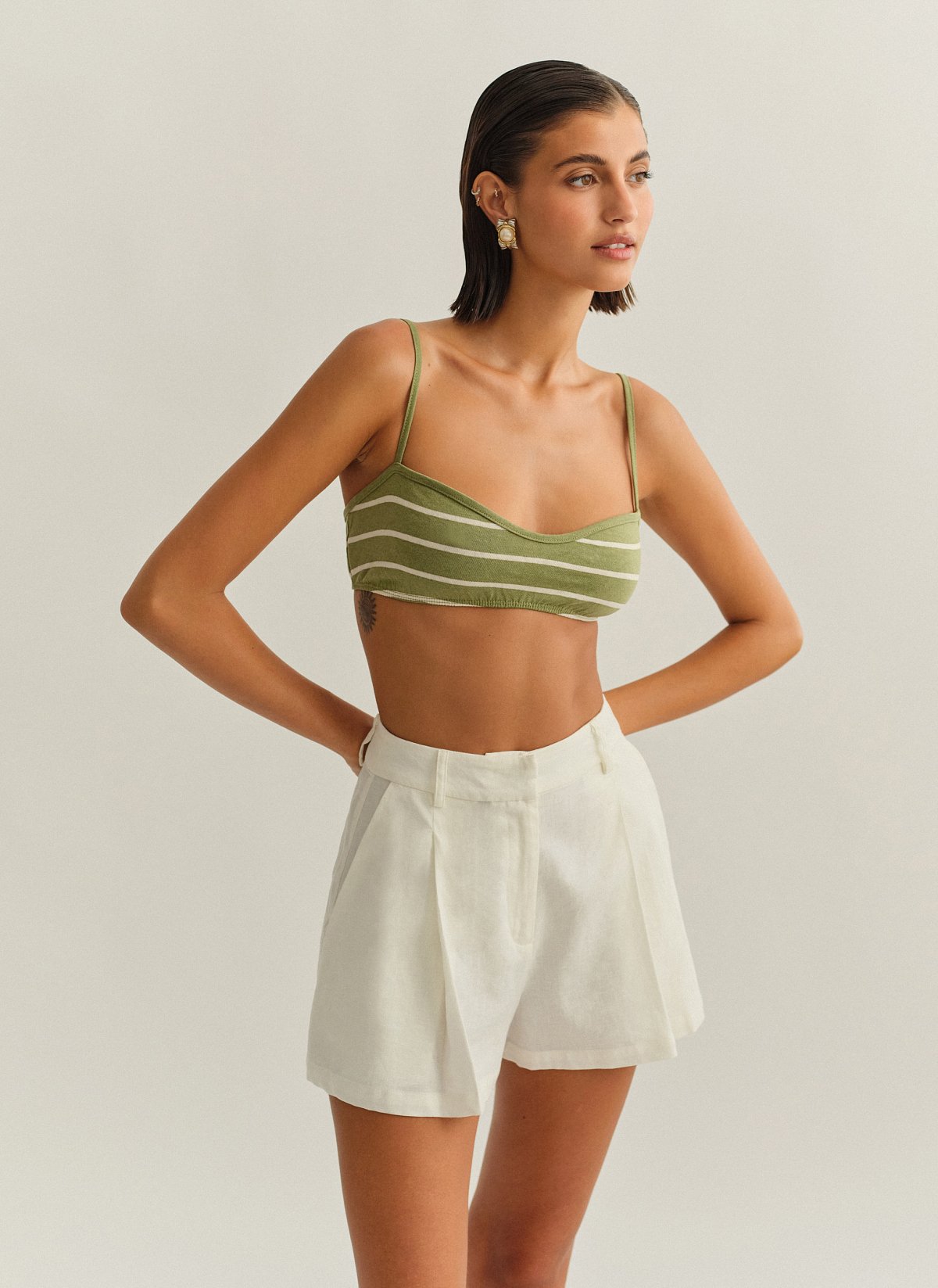 Γυναικείο βαμβακερό ριγέ crop τοπ με λεπτές τιράντες