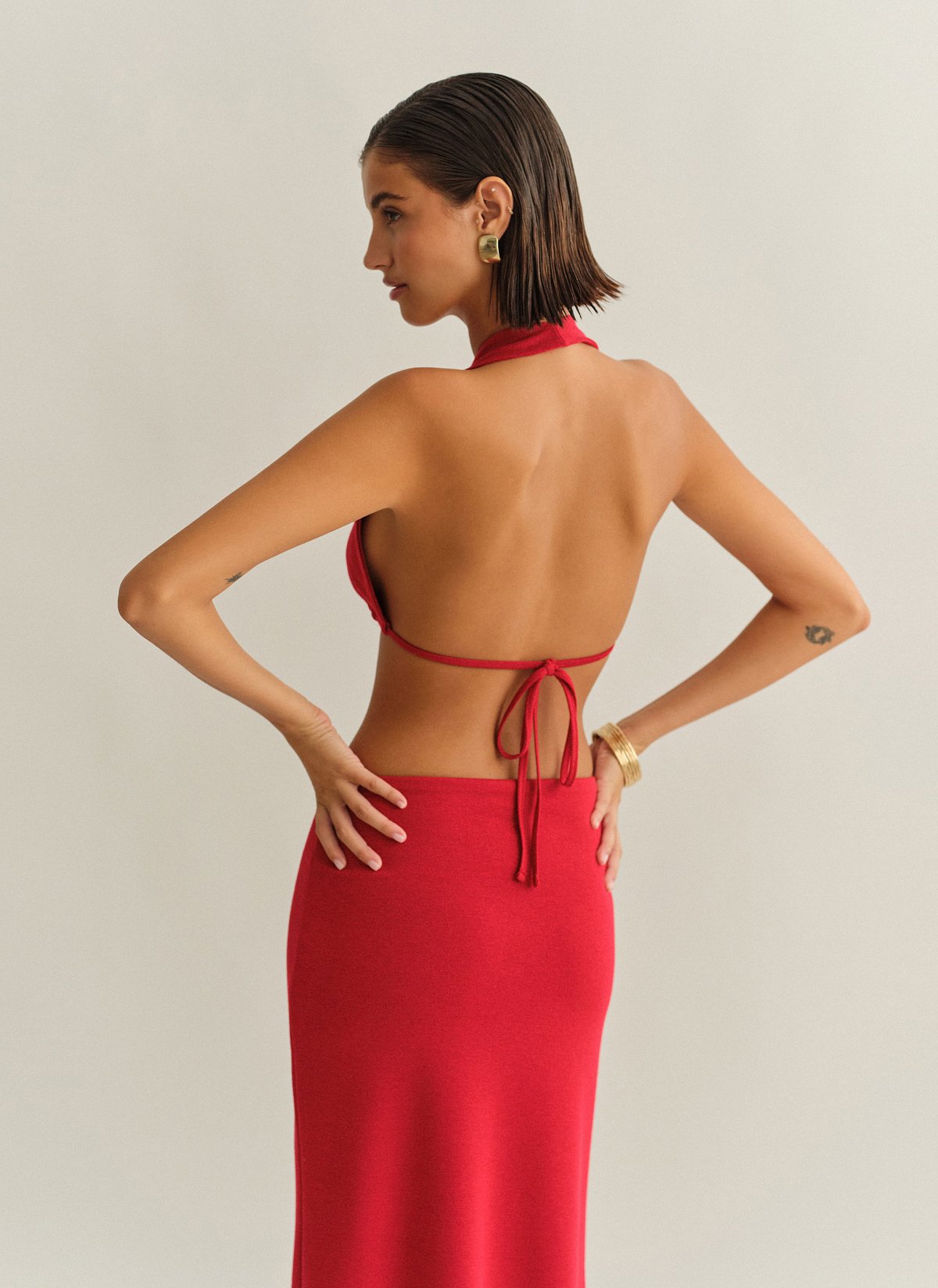 Γυναικείο halter crop τοπ με ελαφριά πλέξη