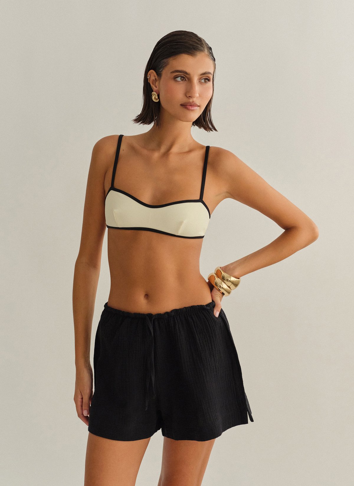 Γυναικείο βαμβακερό ριχτό σορτς με κορδόνι